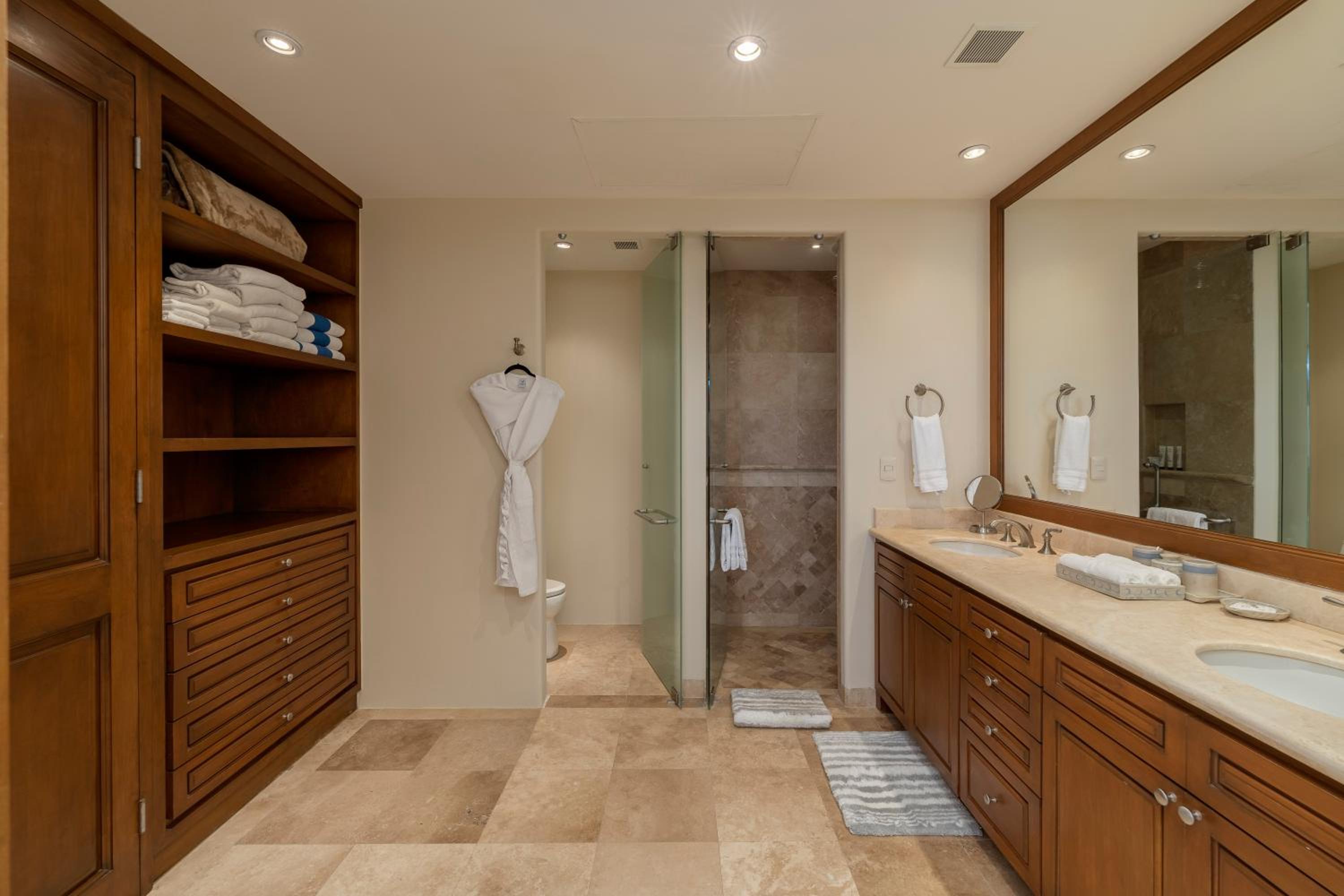 Photo 35 sur 61 de Alegranza Luxury Resort - All Master Suite