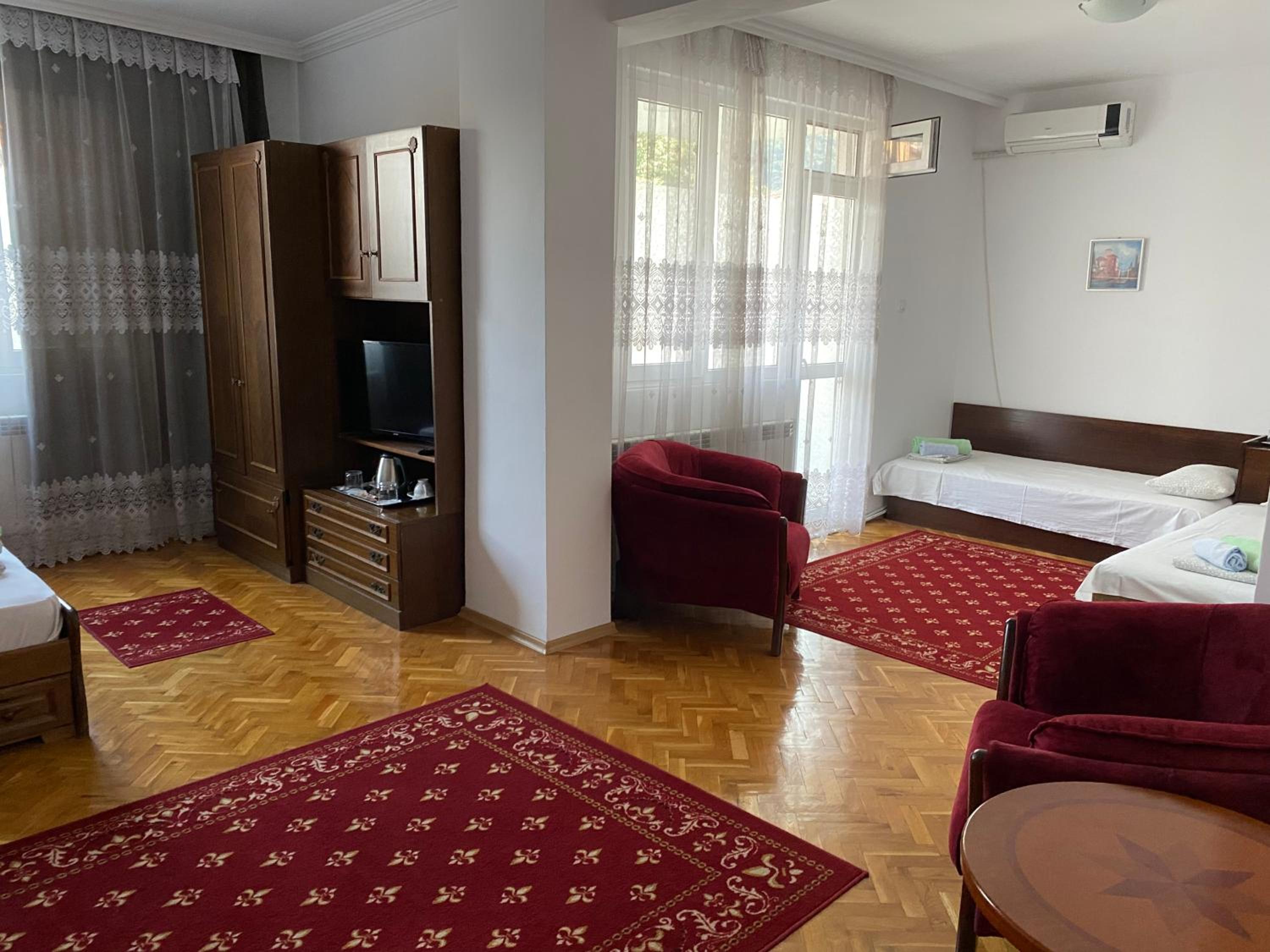 Family Hotel 