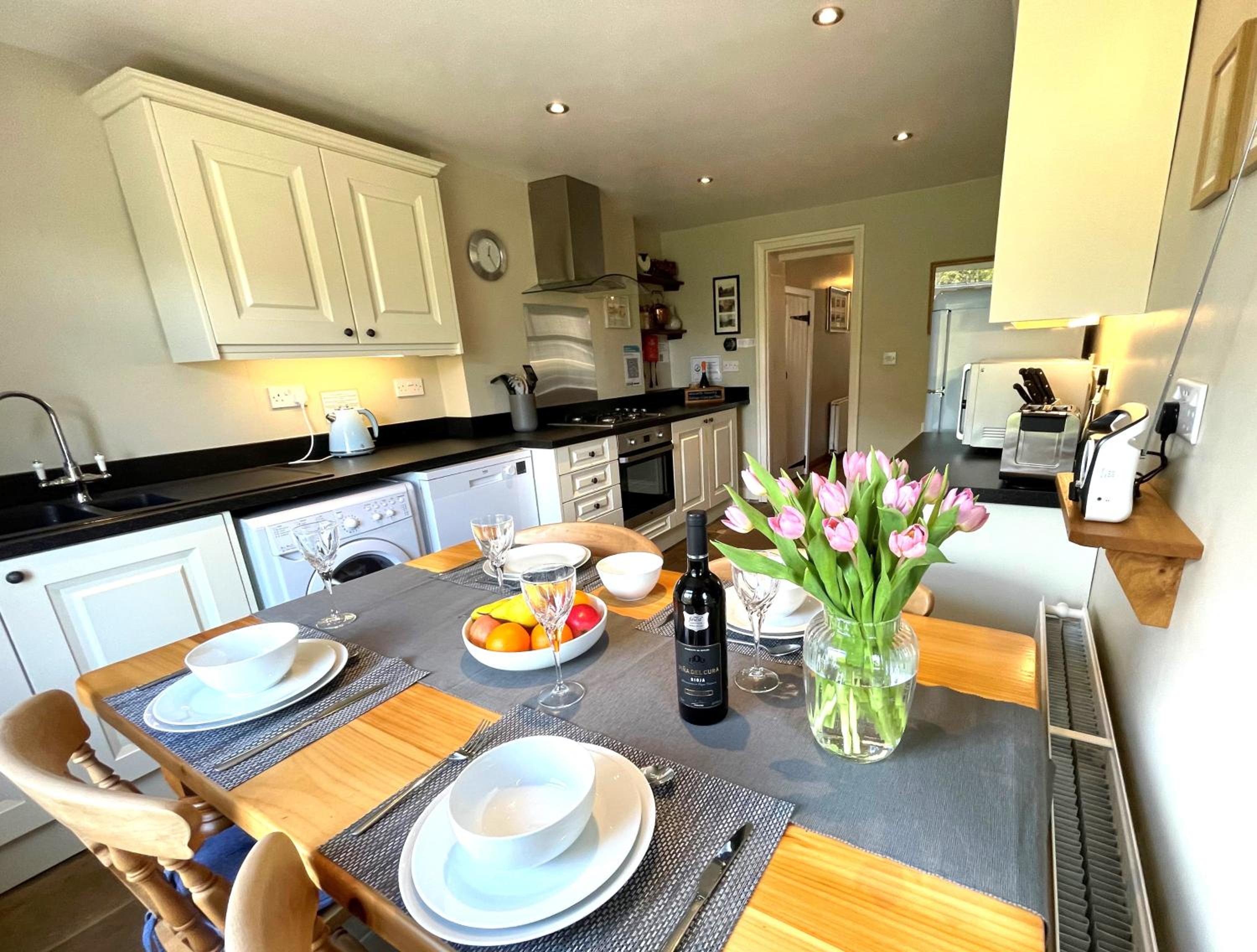 Mulberry Cottage with Wood Burner, Garden and Easy Parking