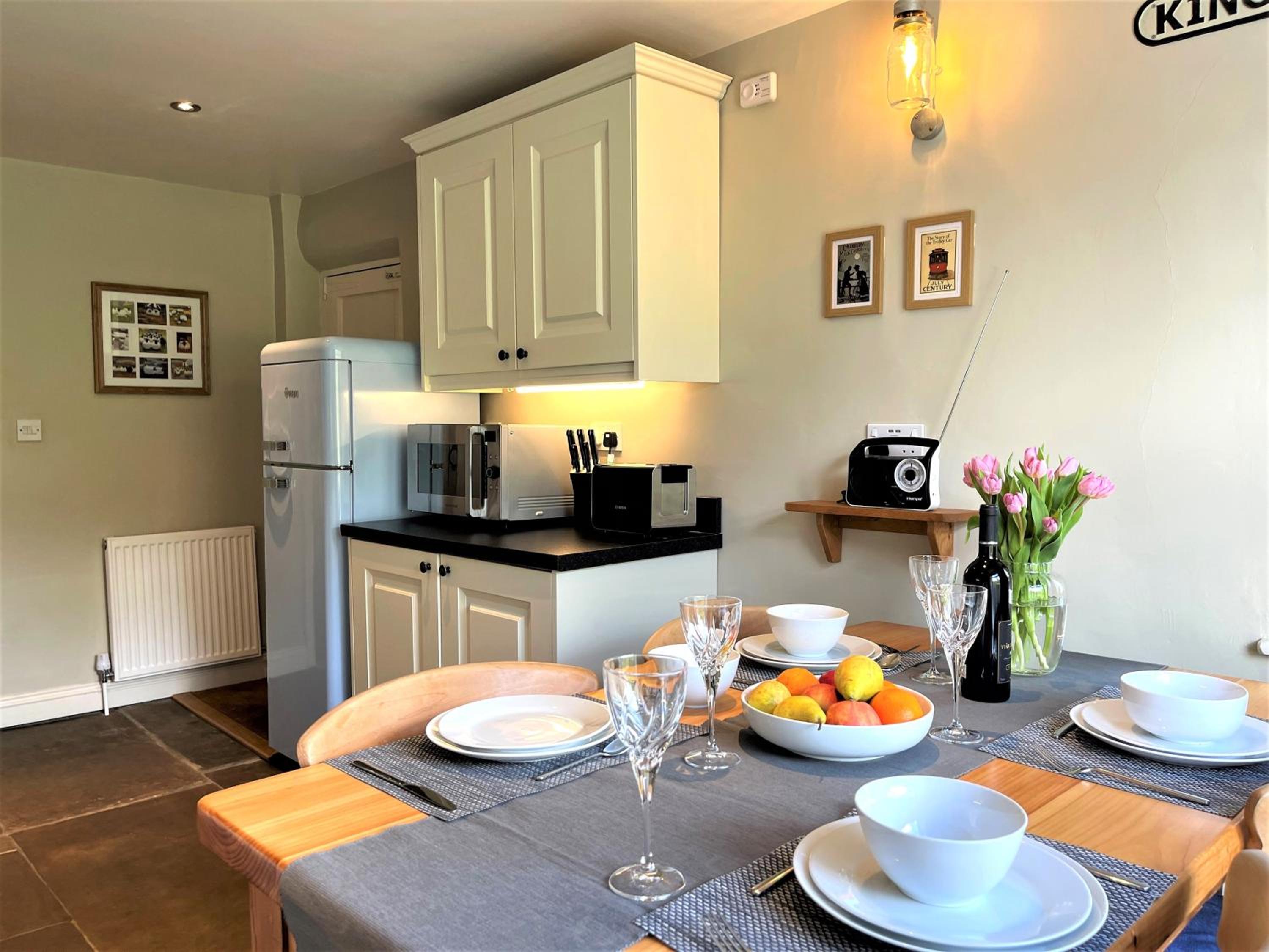 Mulberry Cottage with Wood Burner, Garden and Easy Parking