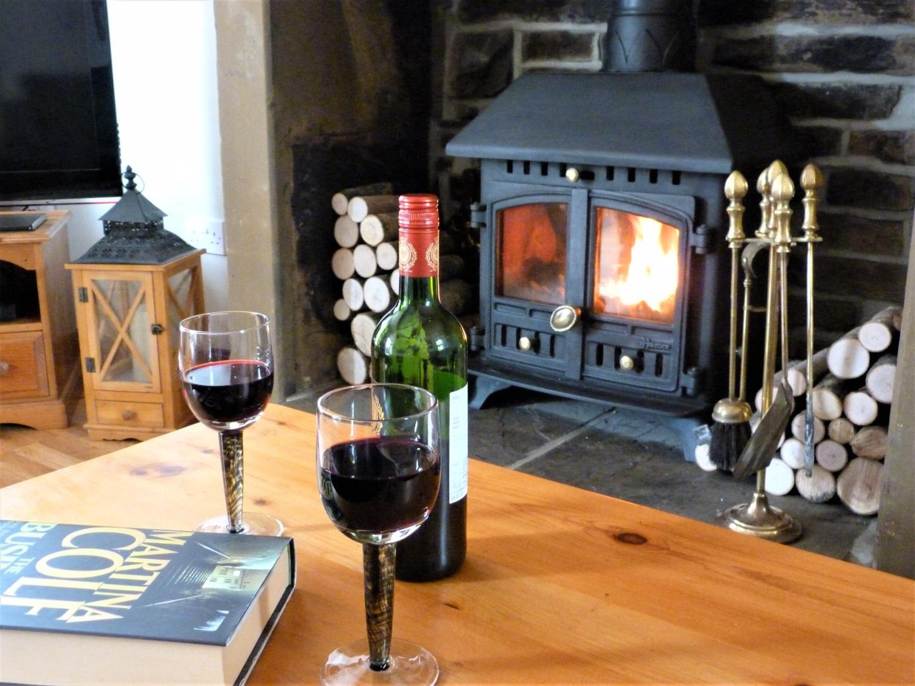 Mulberry Cottage with Wood Burner, Garden and Easy Parking