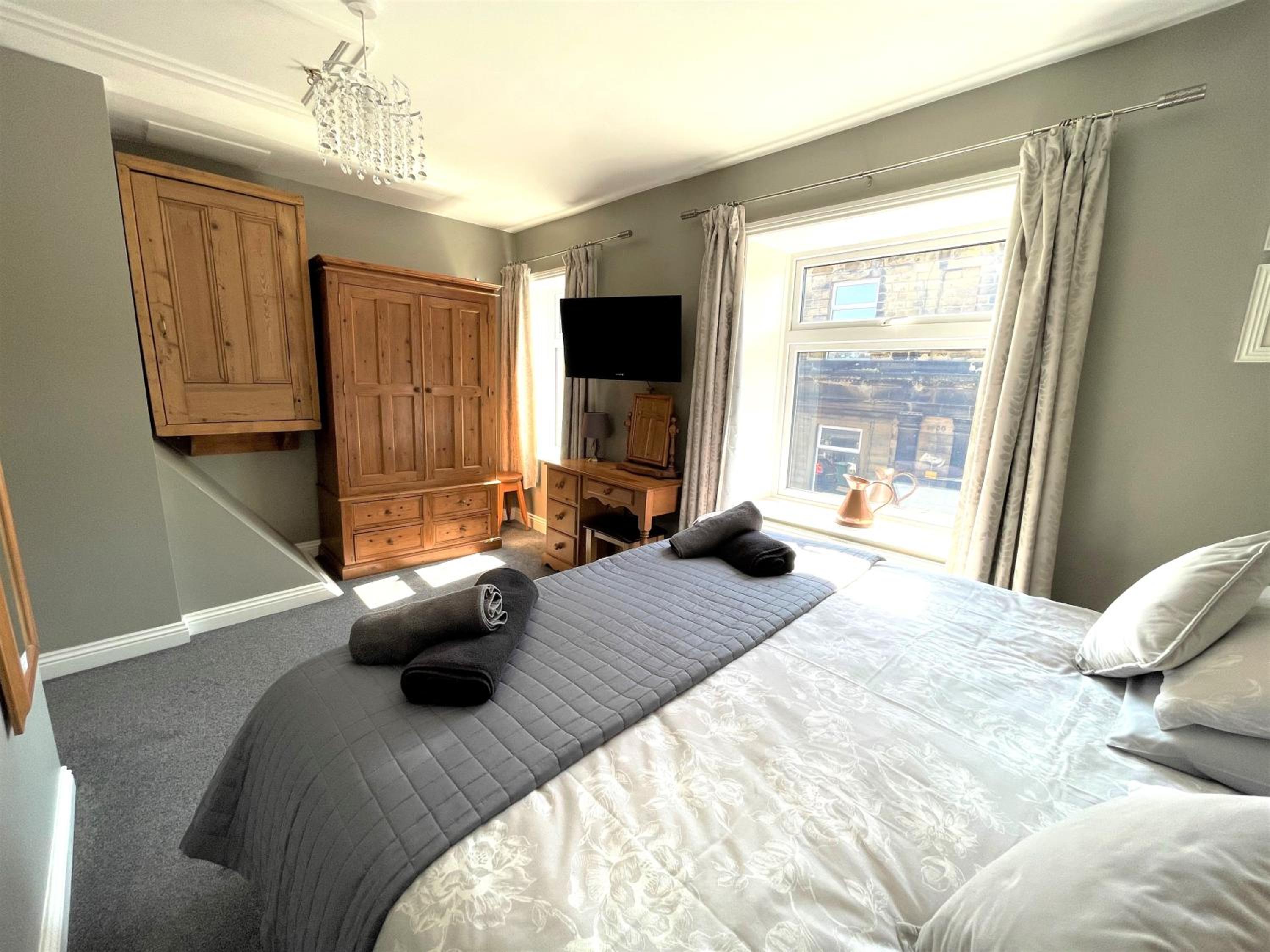 Mulberry Cottage with Wood Burner, Garden and Easy Parking