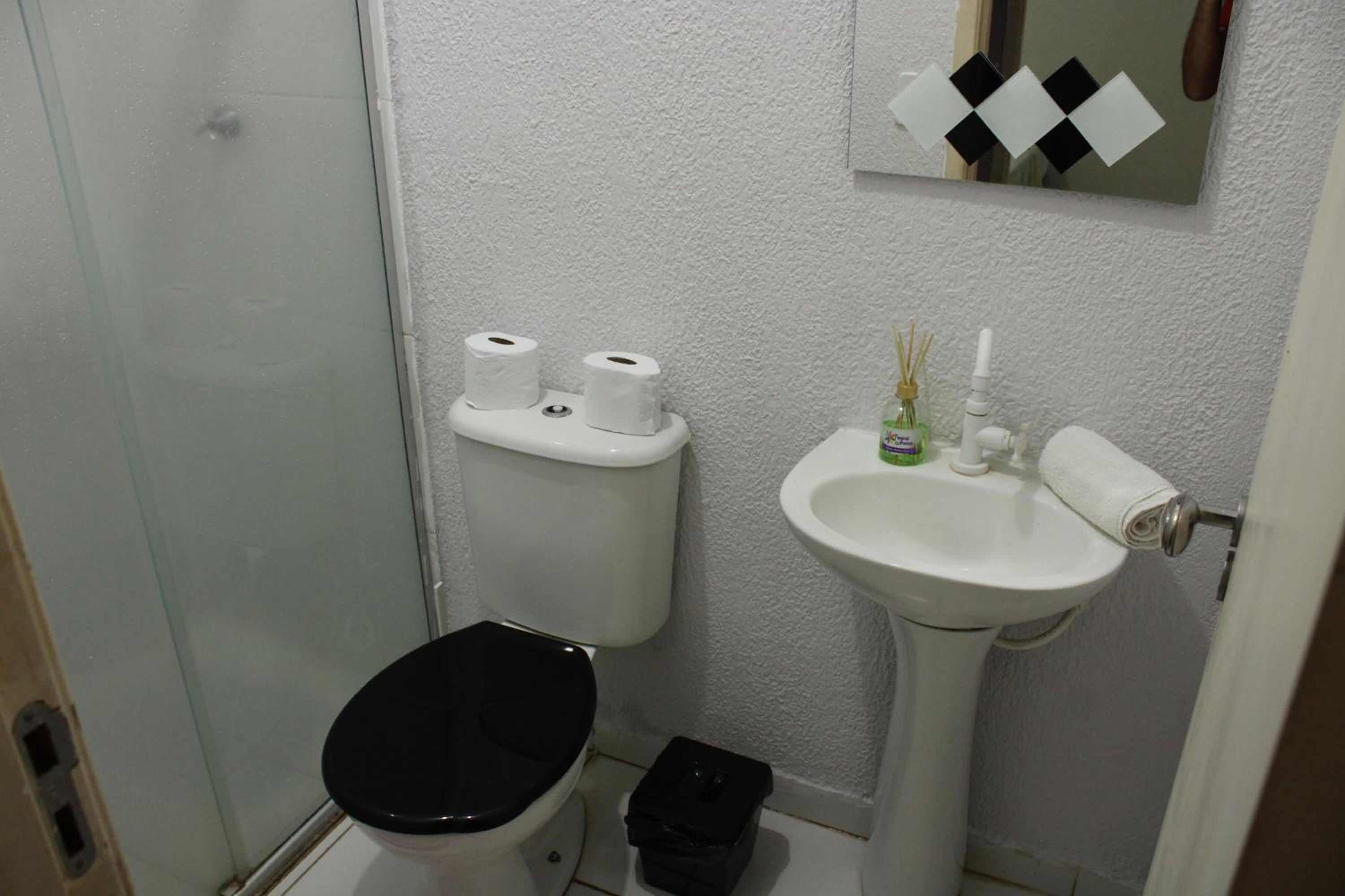 Casa 02 Quartos Condomínio Aceita Pet