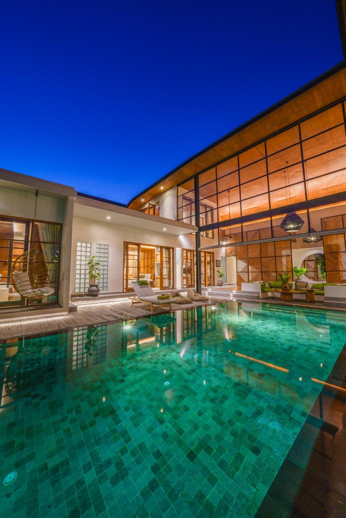 Villa Mango Bliss - Amazing 4-bdr Villa in Berawa ! PERFECT LOCATION ! view 3