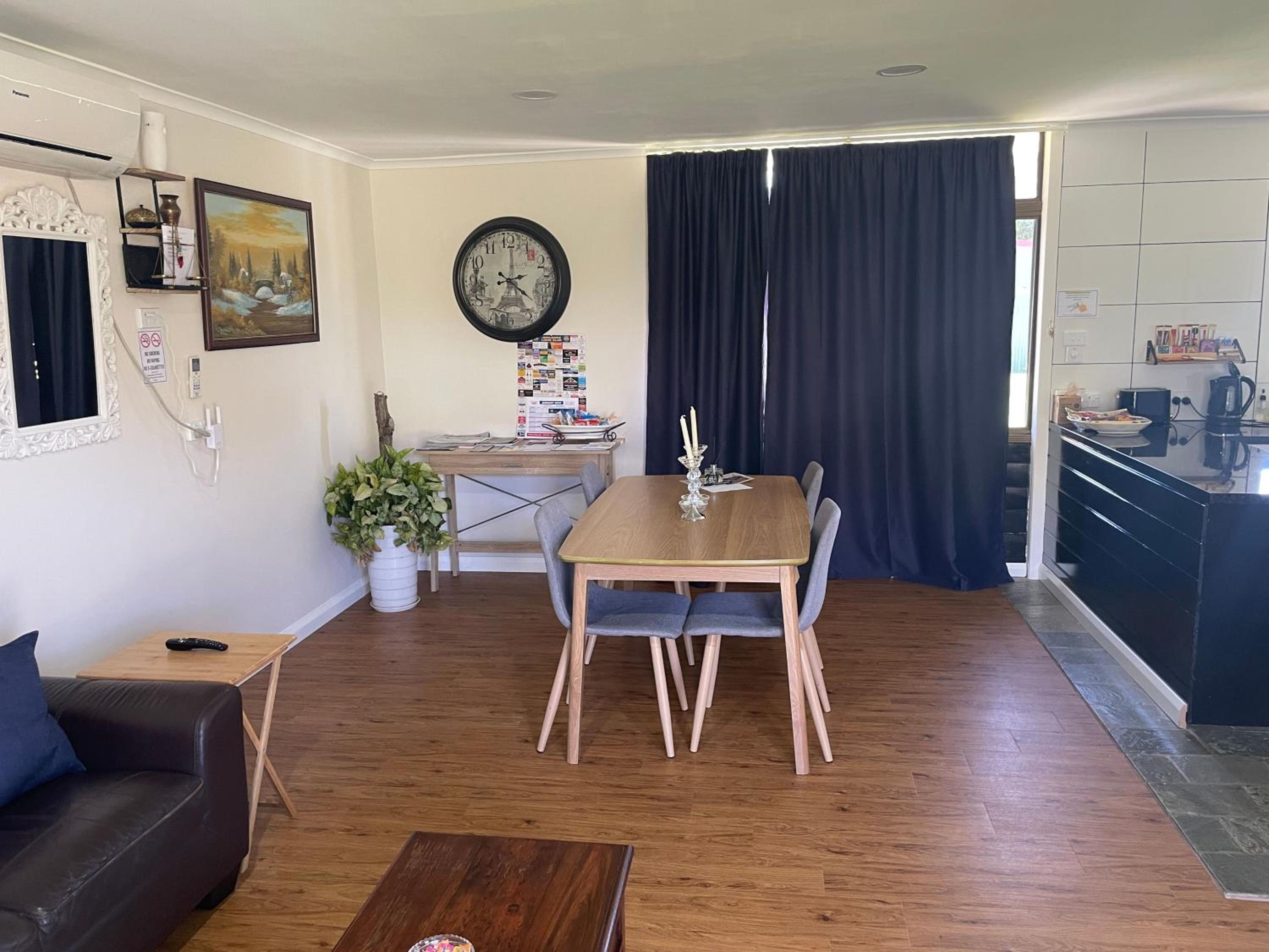 Jerilderie BNB-Pets-2BR House-86