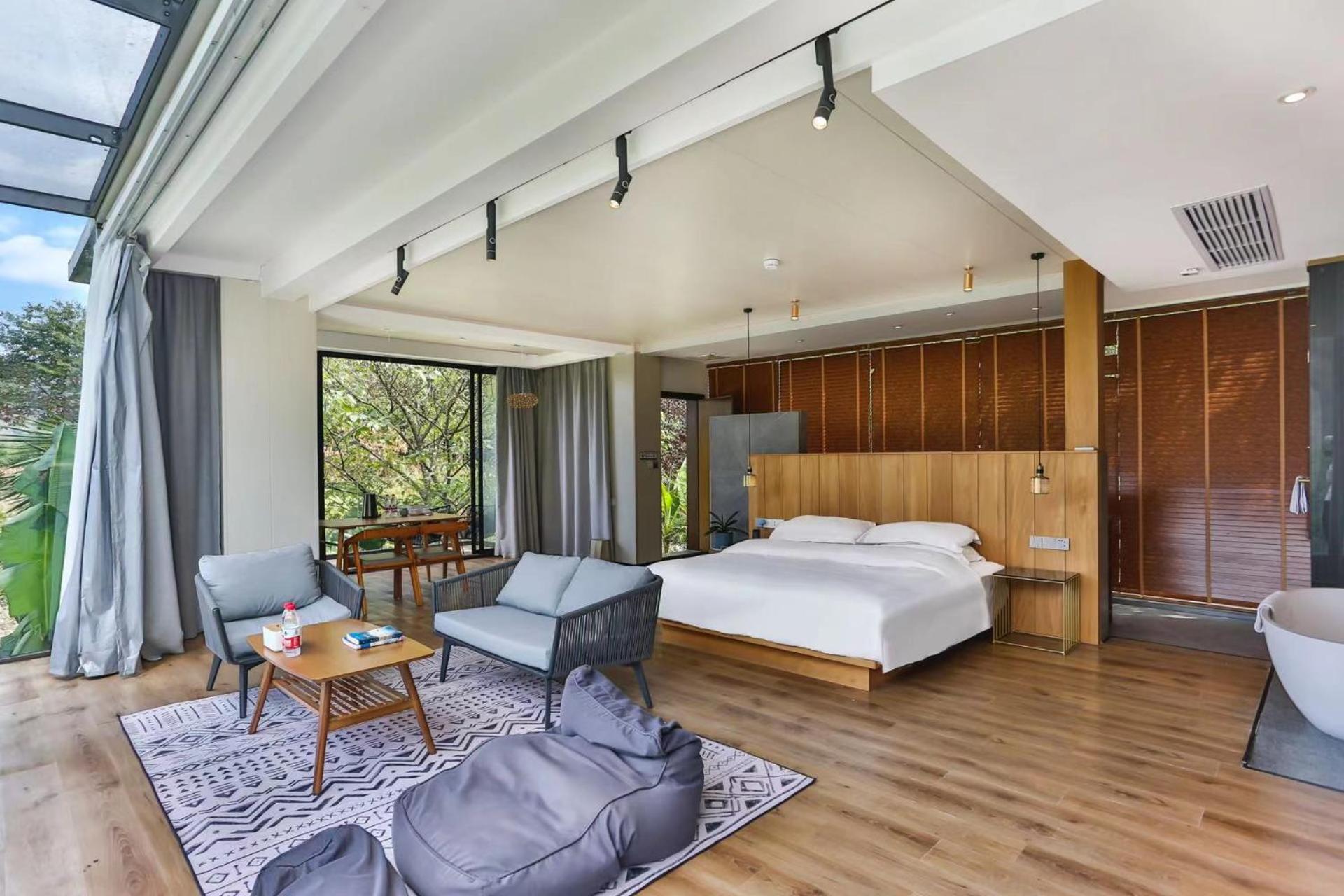 Zhangjiajie national park Purespace --2nights 1free pick-up&book tickets&5min to park