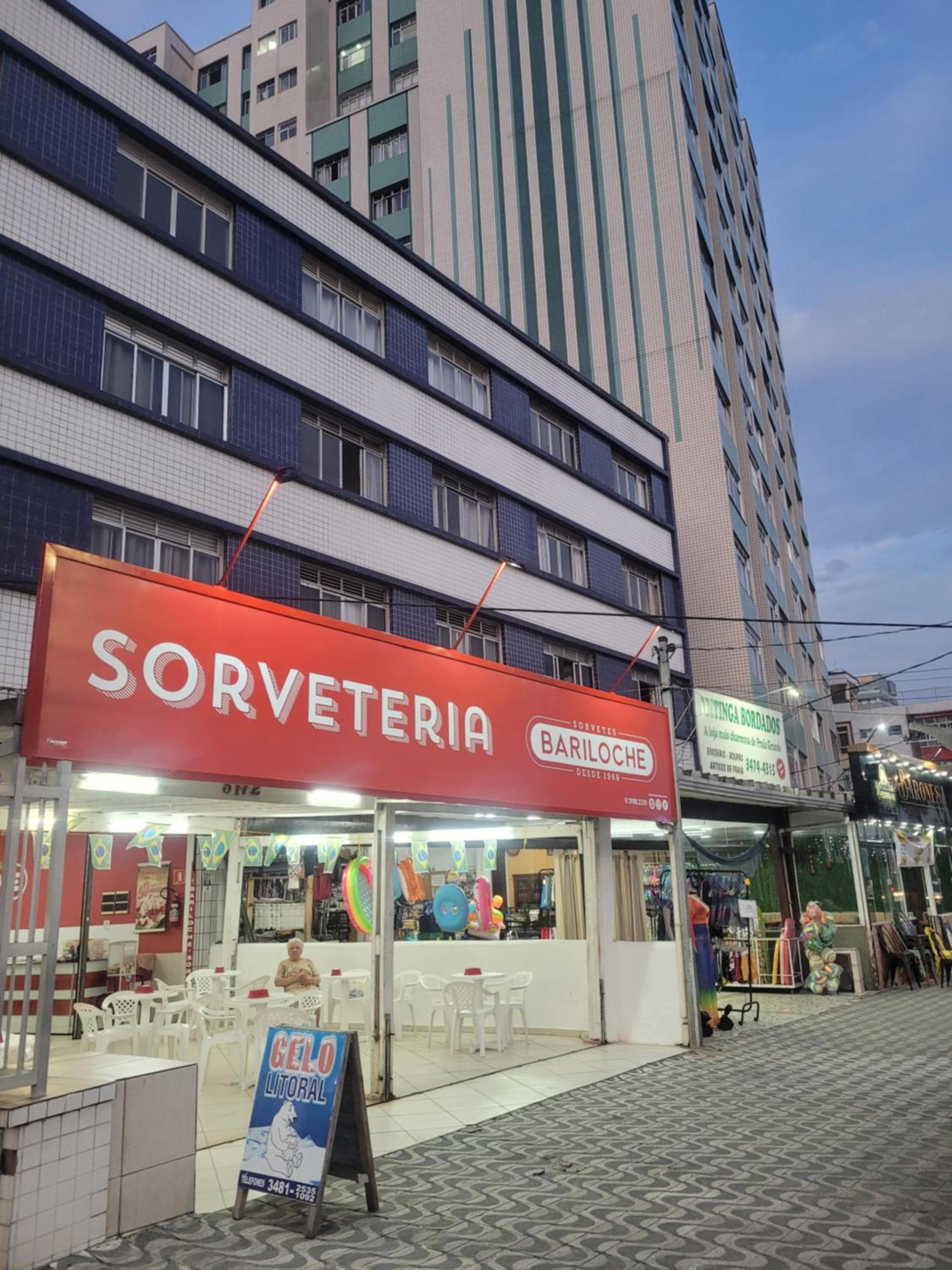 Apartamento Aconchego Frente Mar - Vila Guilhermina Praia Grande SP - Cozinha Completa - Climatizador de Ar - TV a Cabo - Wi-Fi