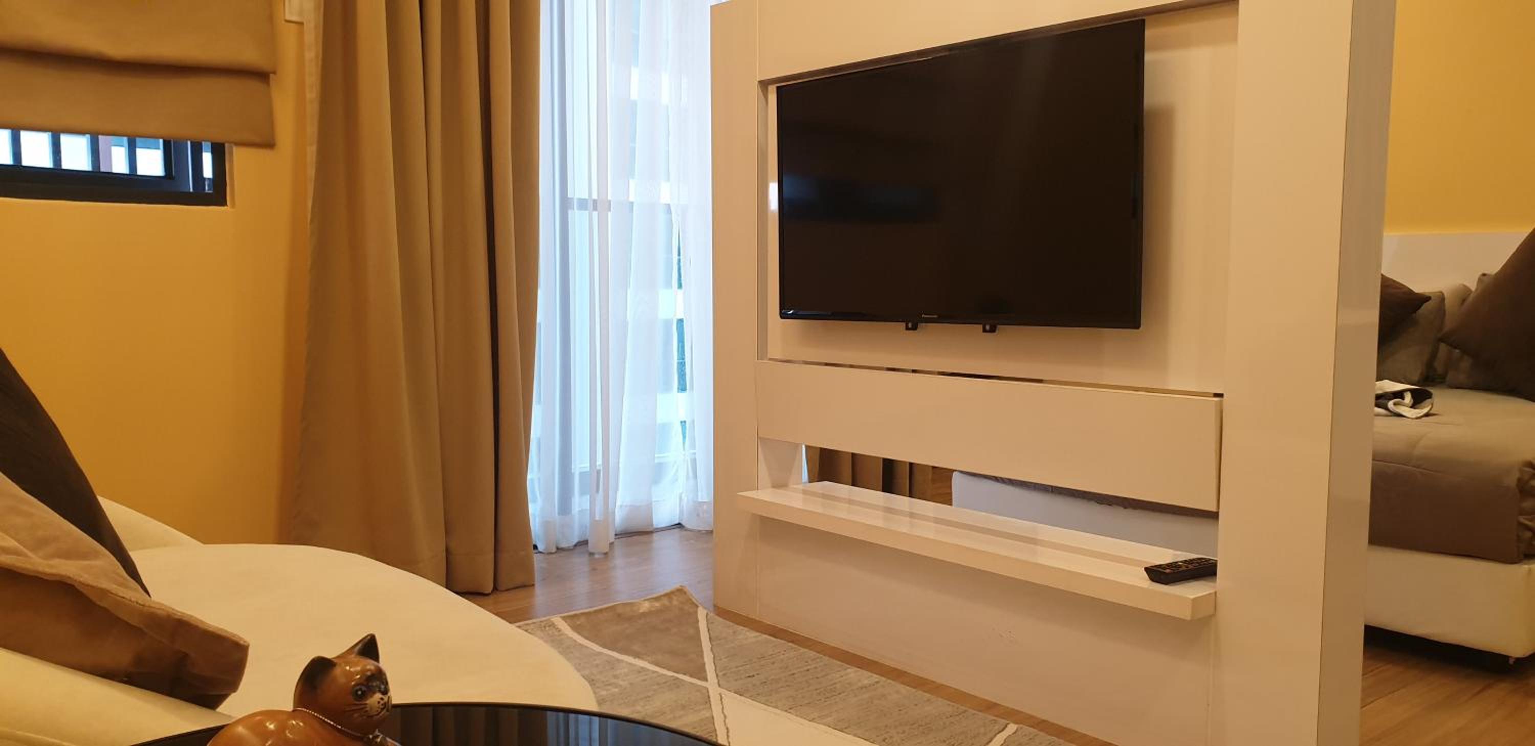 Eshue Designer Suites @ Simfoni Towers