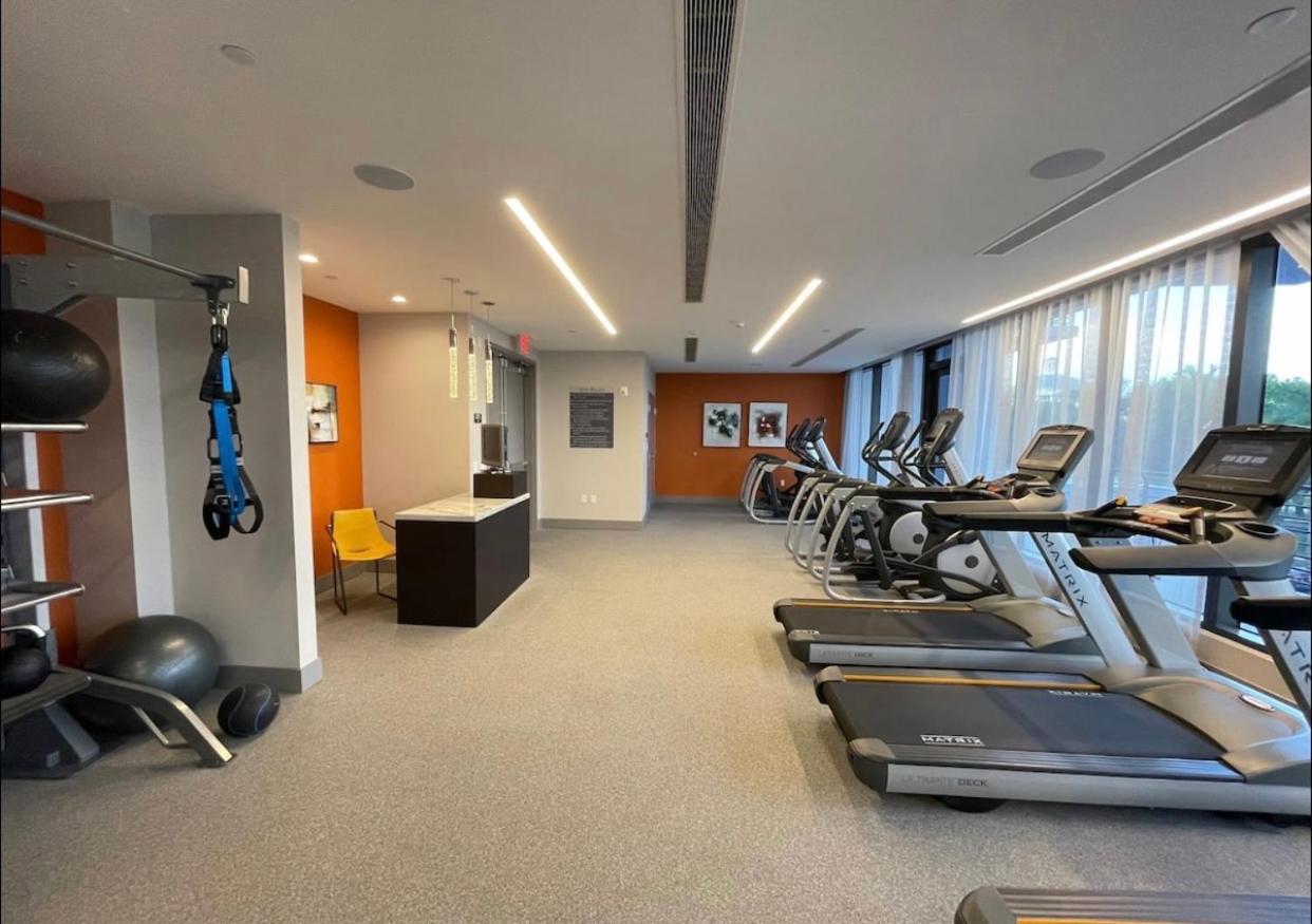5350 Park inn Suite