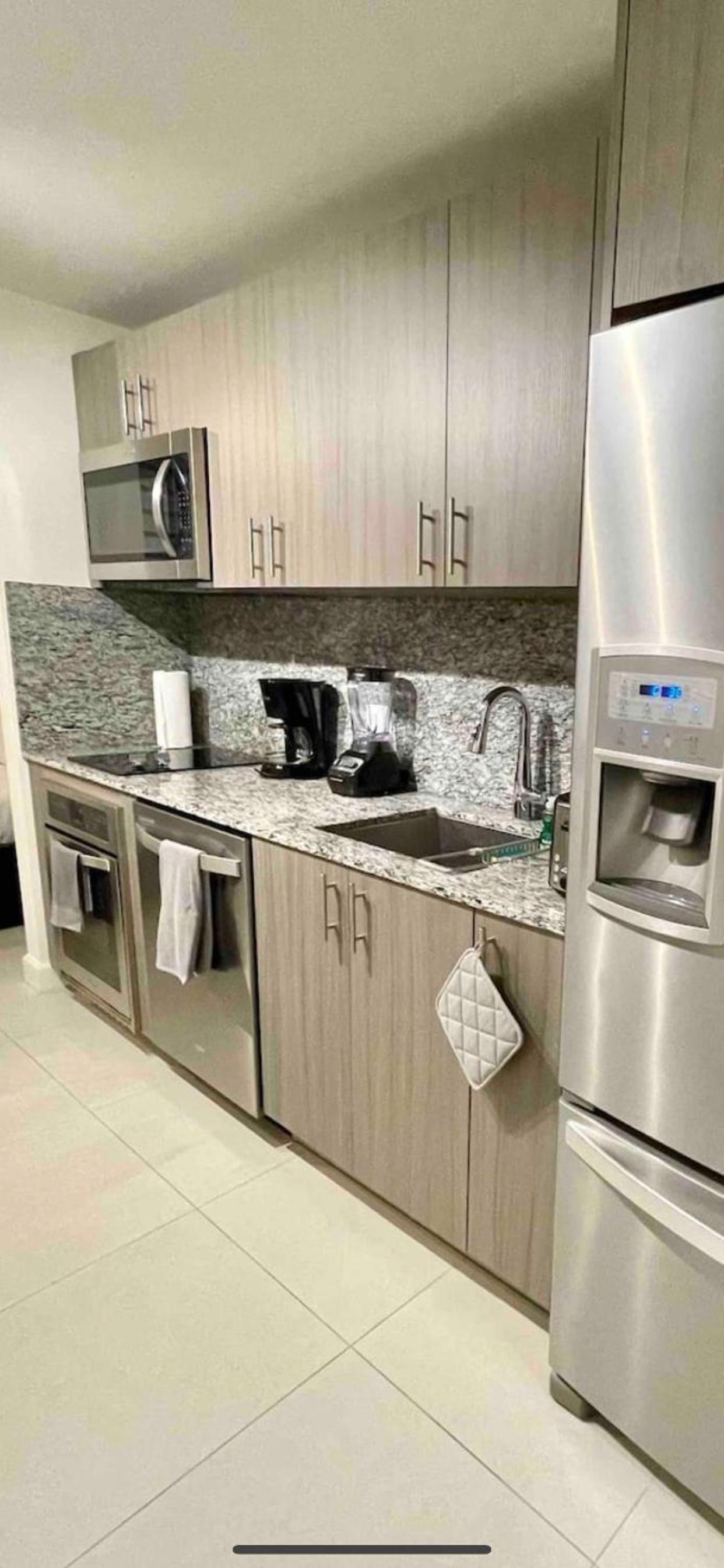 5350 Park inn Suite