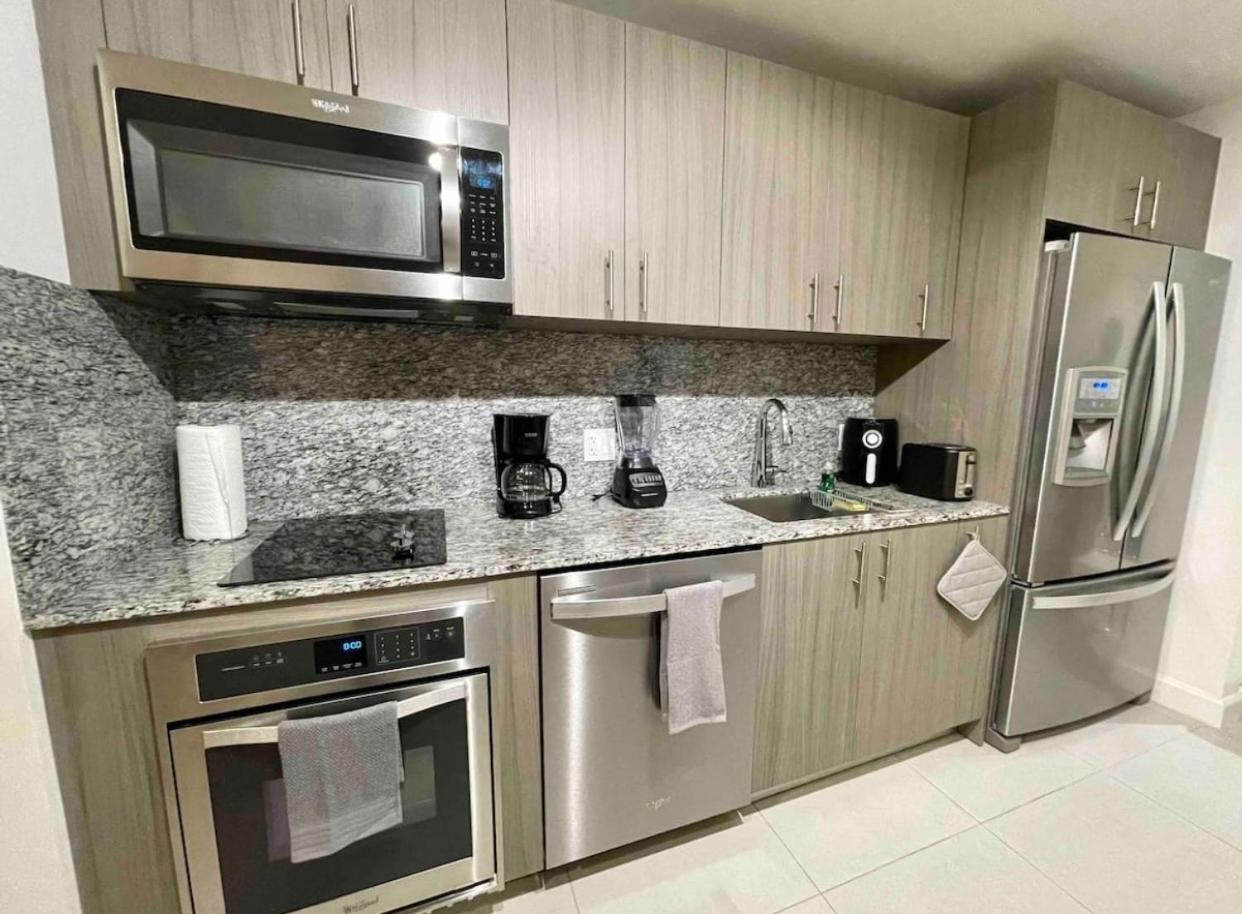 5350 Park inn Suite