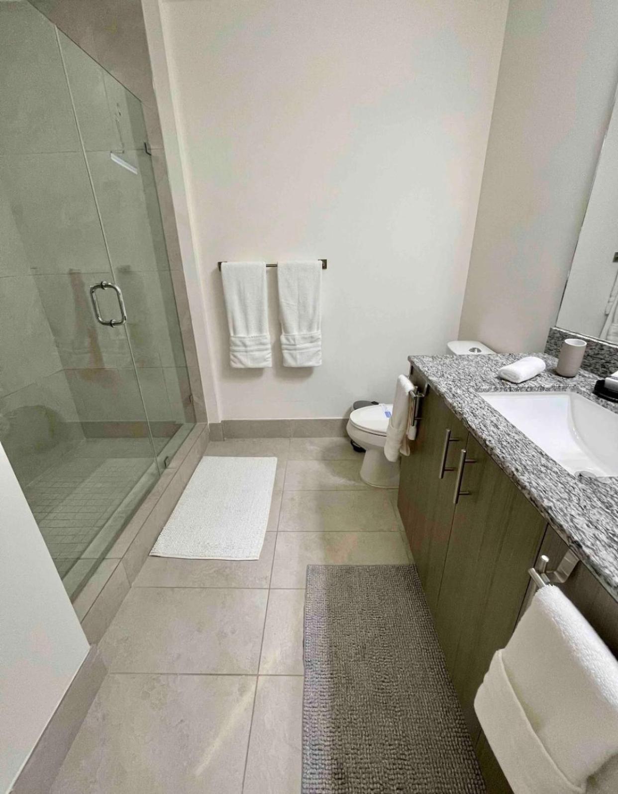 5350 Park inn Suite