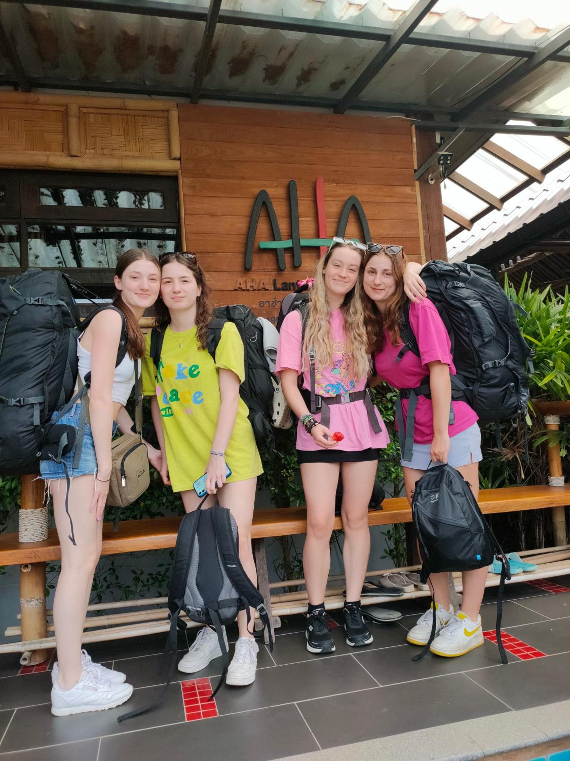 Aha Lanta Cozy Hostel