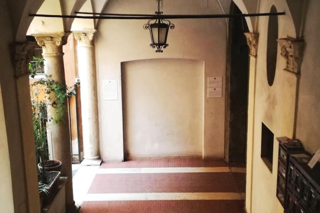 Apartment in a 1400s building in Via dei Coronari Piazza Navona