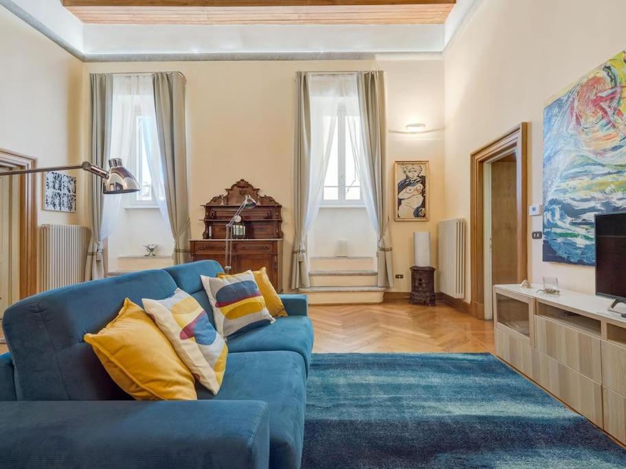 Apartment in a 1400s building in Via dei Coronari Piazza Navona
