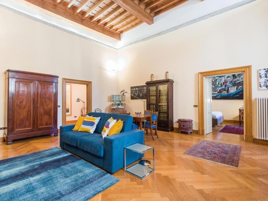 Apartment in a 1400s building in Via dei Coronari Piazza Navona