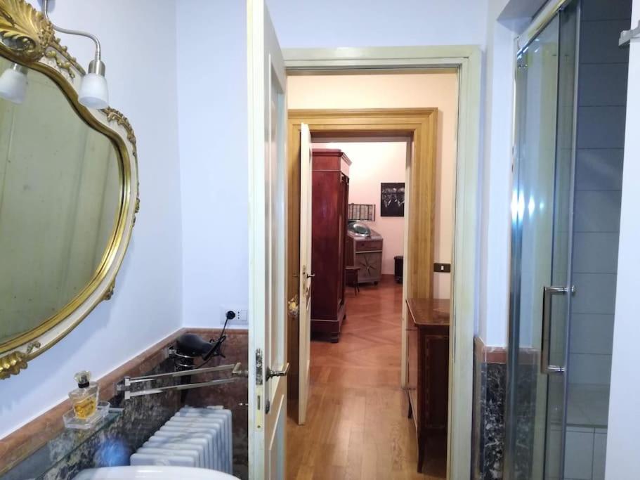 Apartment in a 1400s building in Via dei Coronari Piazza Navona