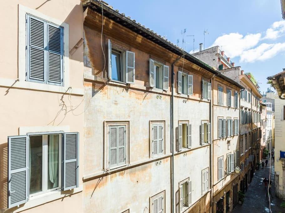 Apartment in a 1400s building in Via dei Coronari Piazza Navona