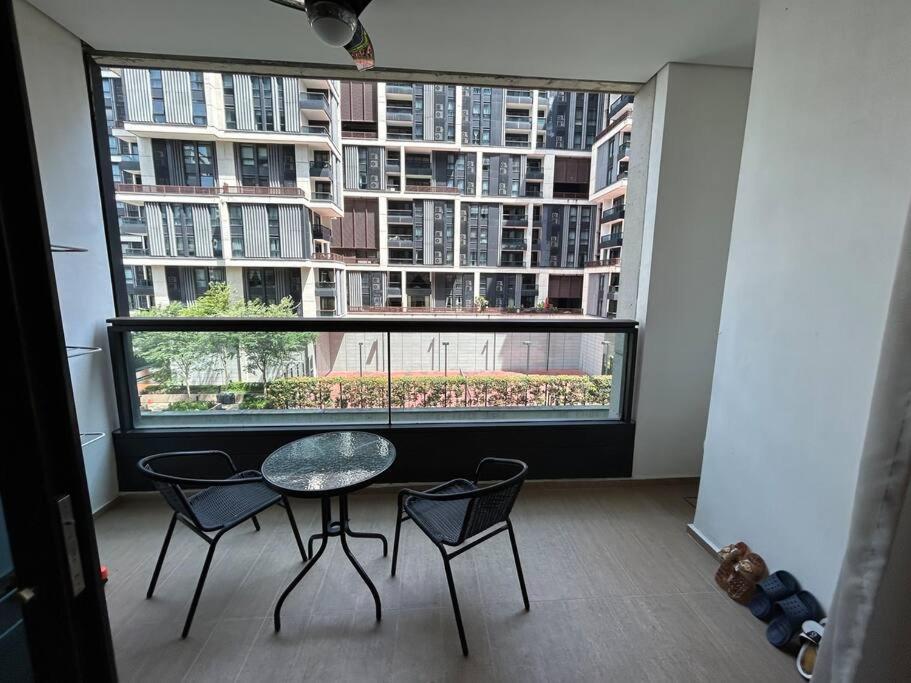 ArcorisMontKiara-2-6pax-Netflix-SuperFastInternet-Balcony