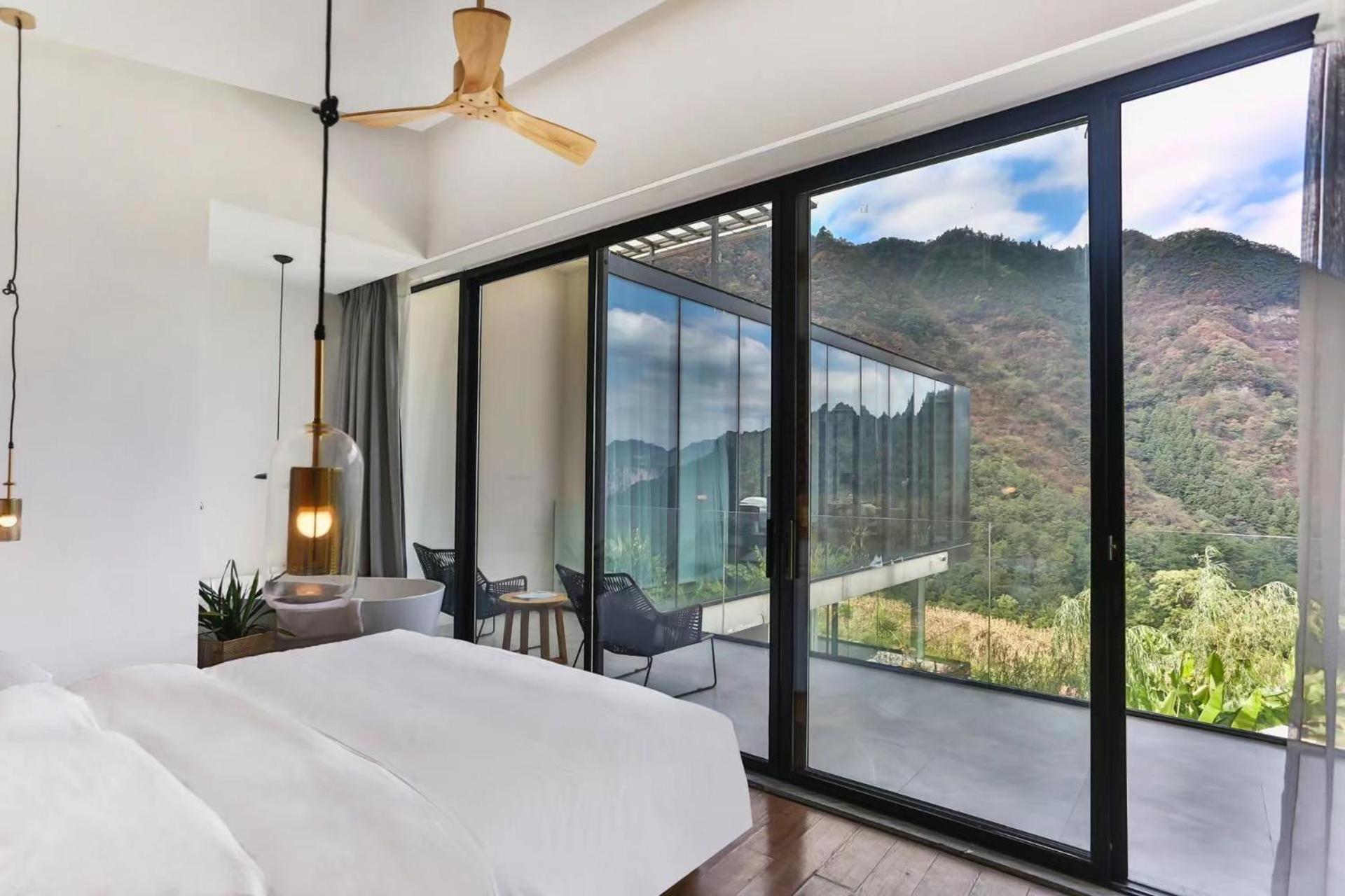 Zhangjiajie national park Purespace --2nights 1free pick-up&book tickets&5min to park