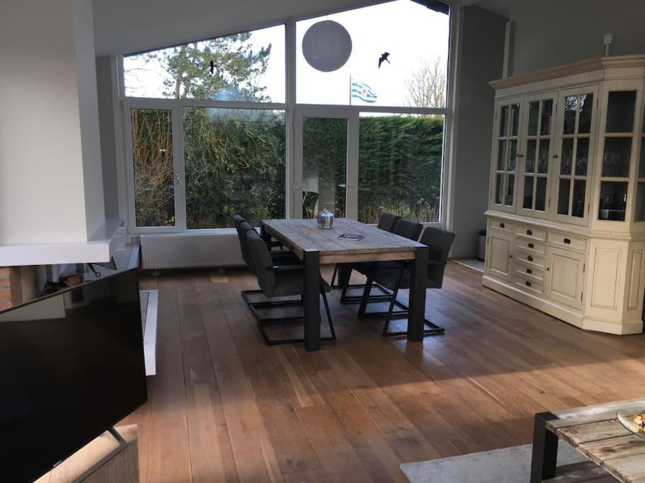 Grevelingenlaan 30,Modern ingerichte Bungalow aan de Grevelingen,