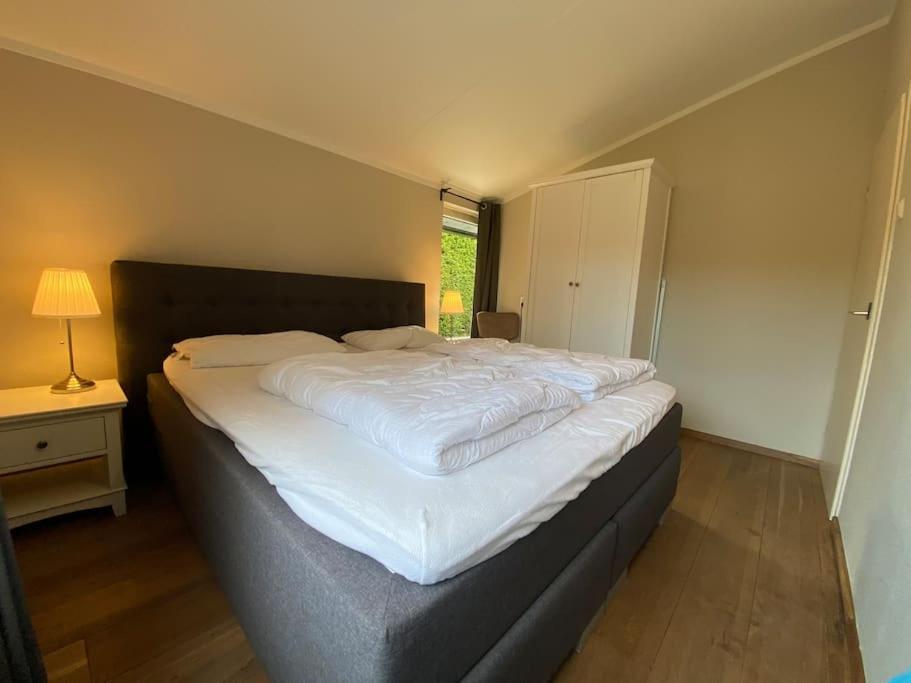 Grevelingenlaan 30,Modern ingerichte Bungalow aan de Grevelingen,