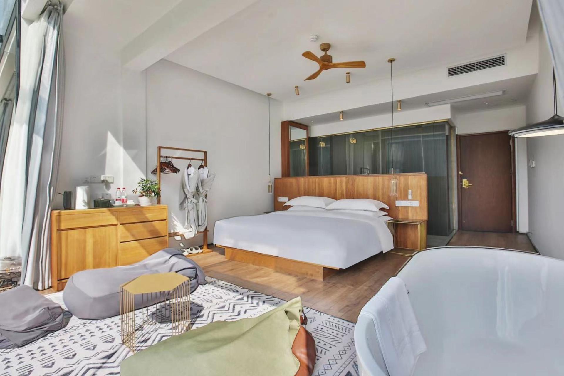 Zhangjiajie national park Purespace --2nights 1free pick-up&book tickets&5min to park