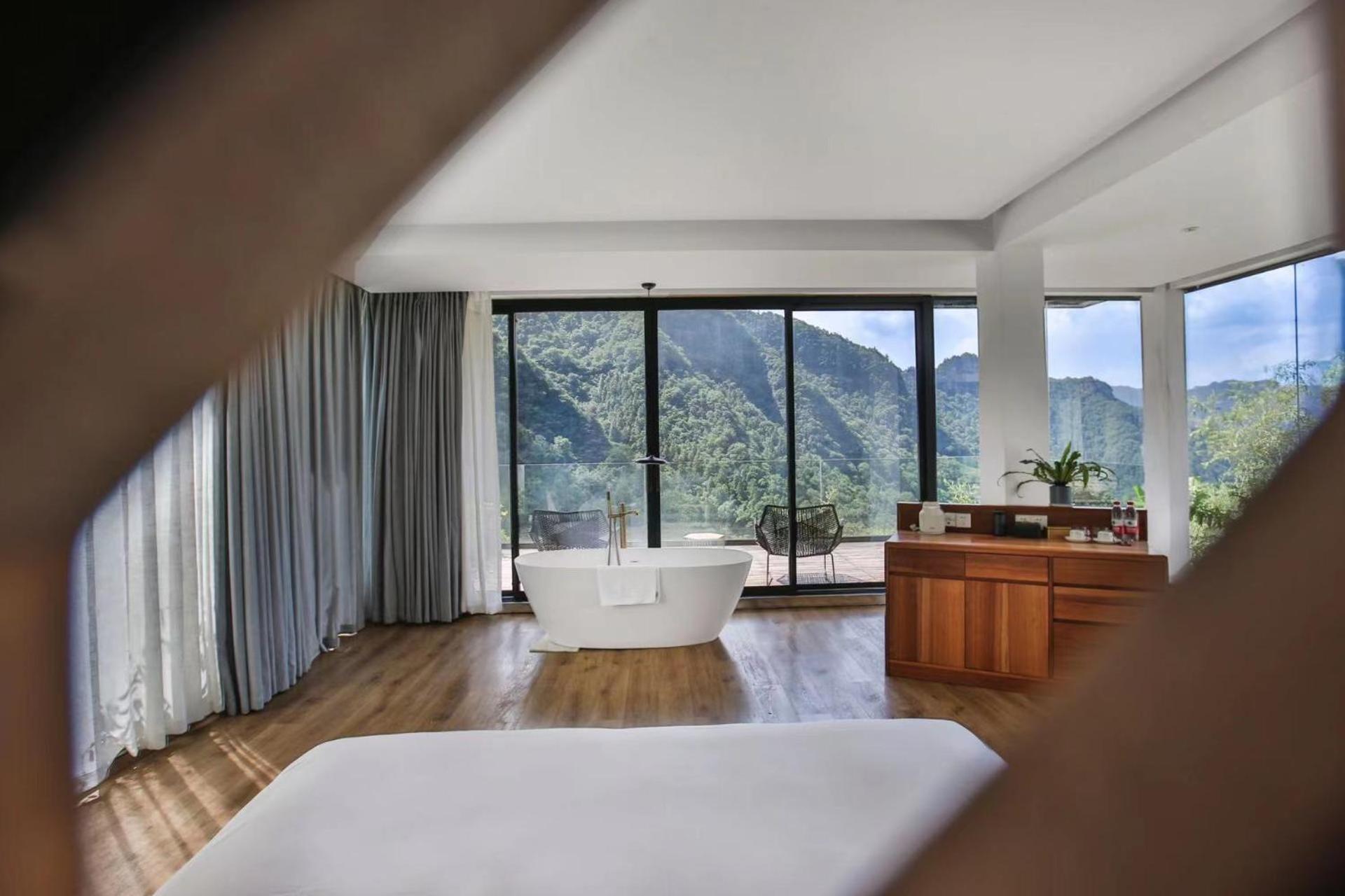 Zhangjiajie national park Purespace --2nights 1free pick-up&book tickets&5min to park