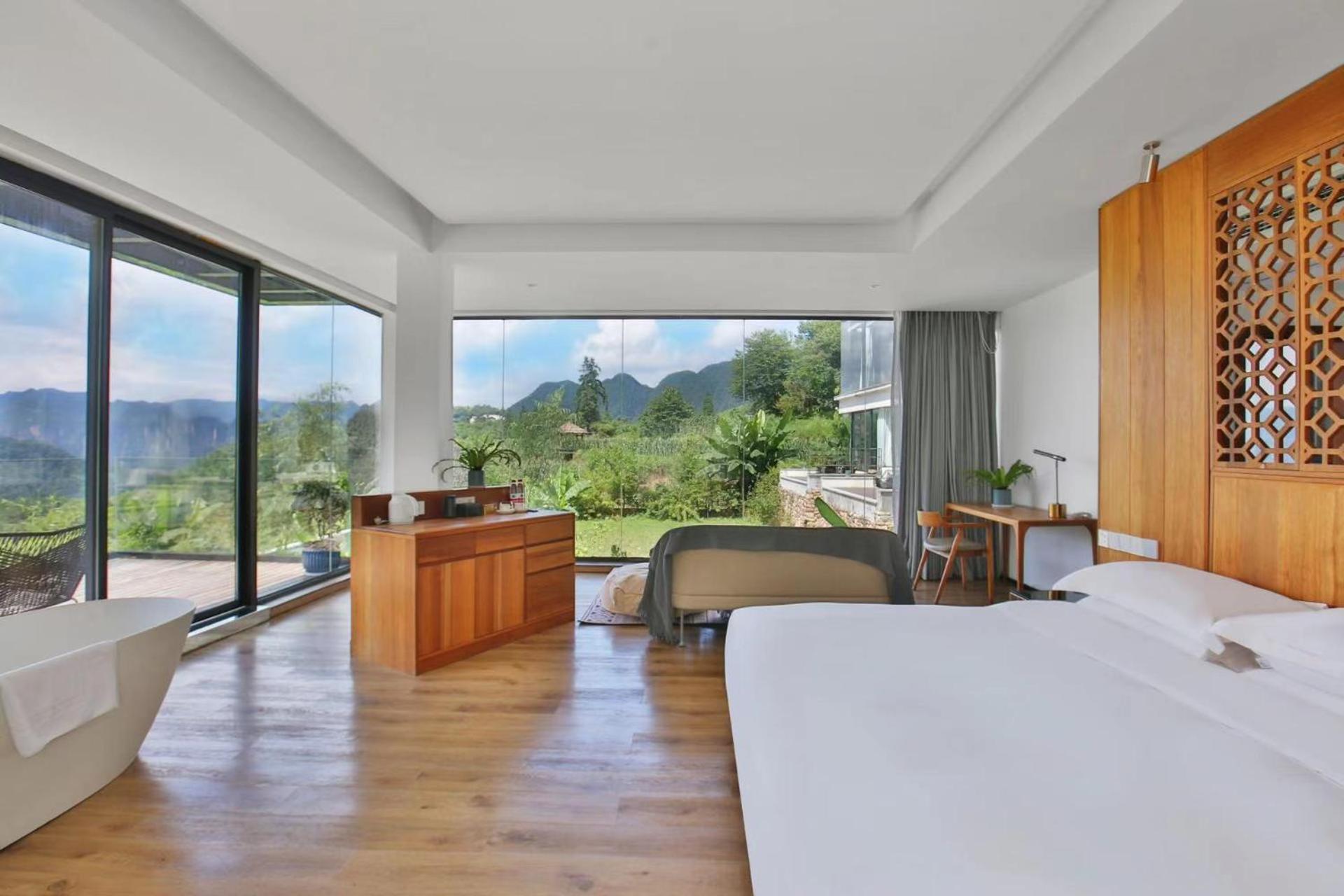 Zhangjiajie national park Purespace --2nights 1free pick-up&book tickets&5min to park