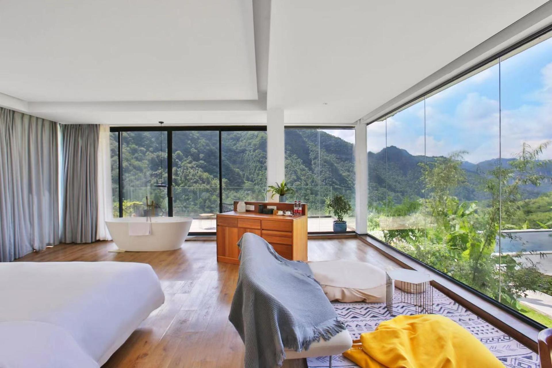 Zhangjiajie national park Purespace --2nights 1free pick-up&book tickets&5min to park