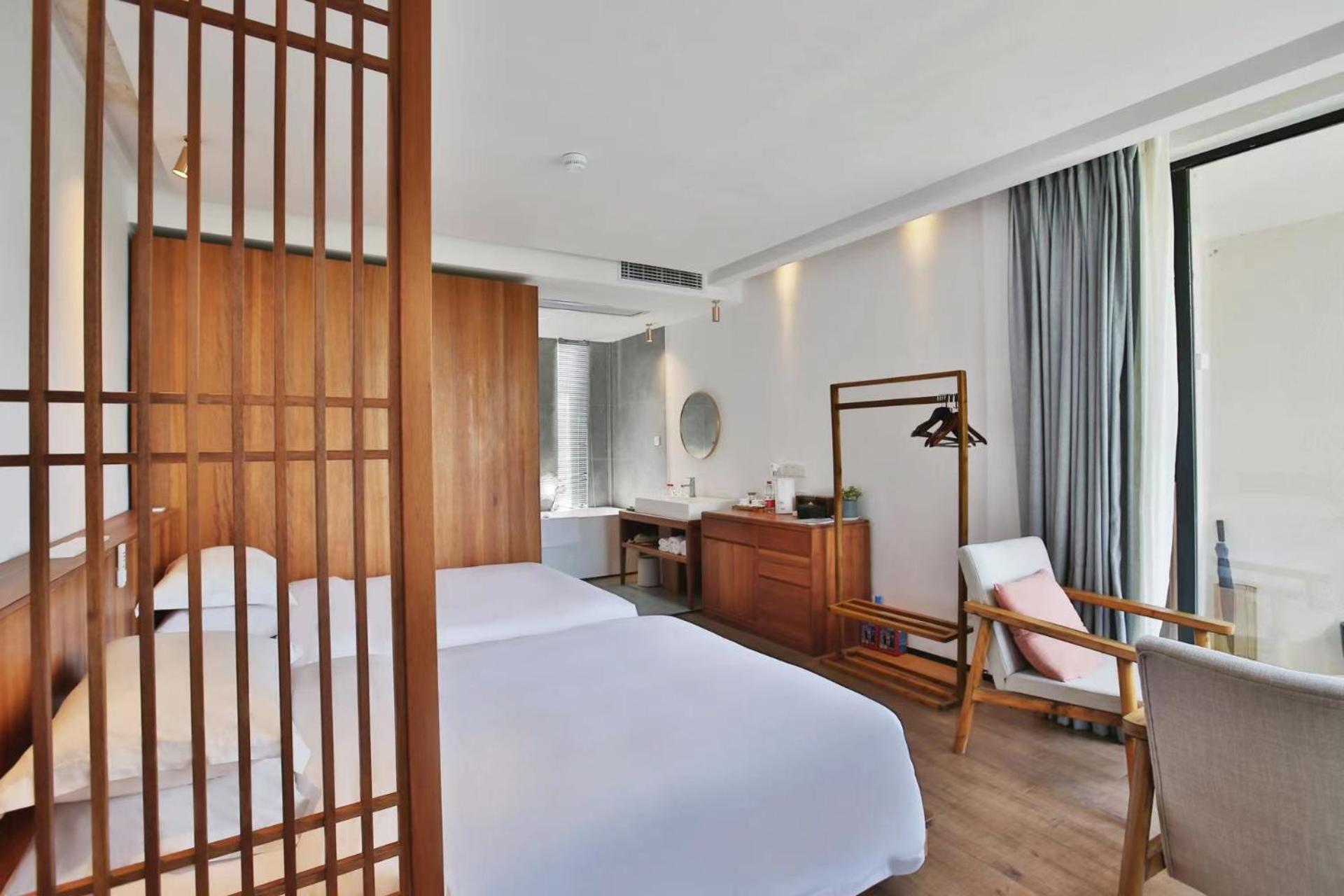 Zhangjiajie national park Purespace --2nights 1free pick-up&book tickets&5min to park