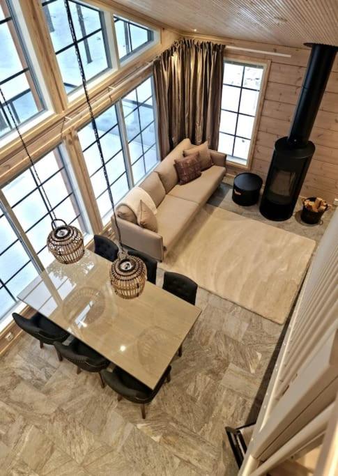 Levin Villa Aurora A
