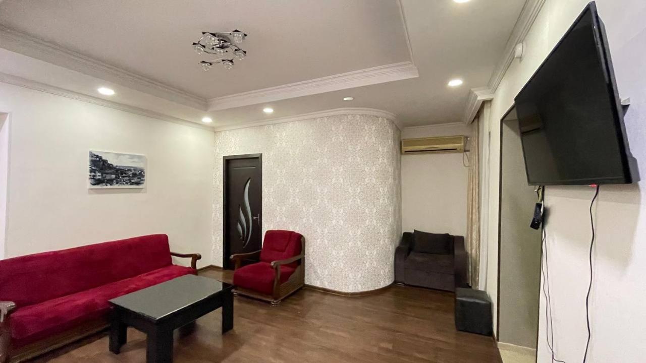 Elegant Modern Apartment view 5