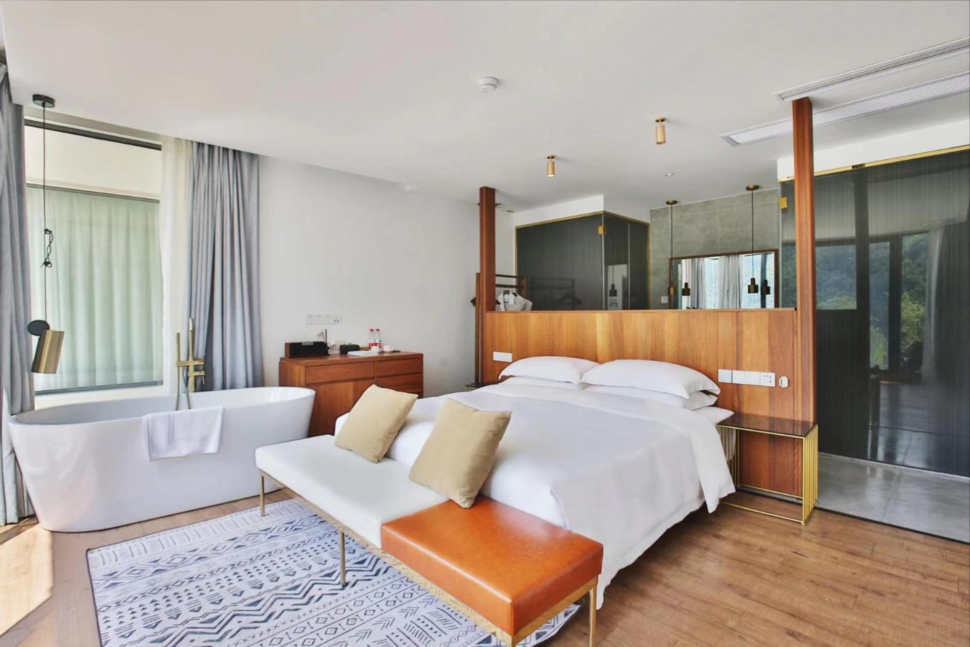 Zhangjiajie national park Purespace --2nights 1free pick-up&book tickets&5min to park