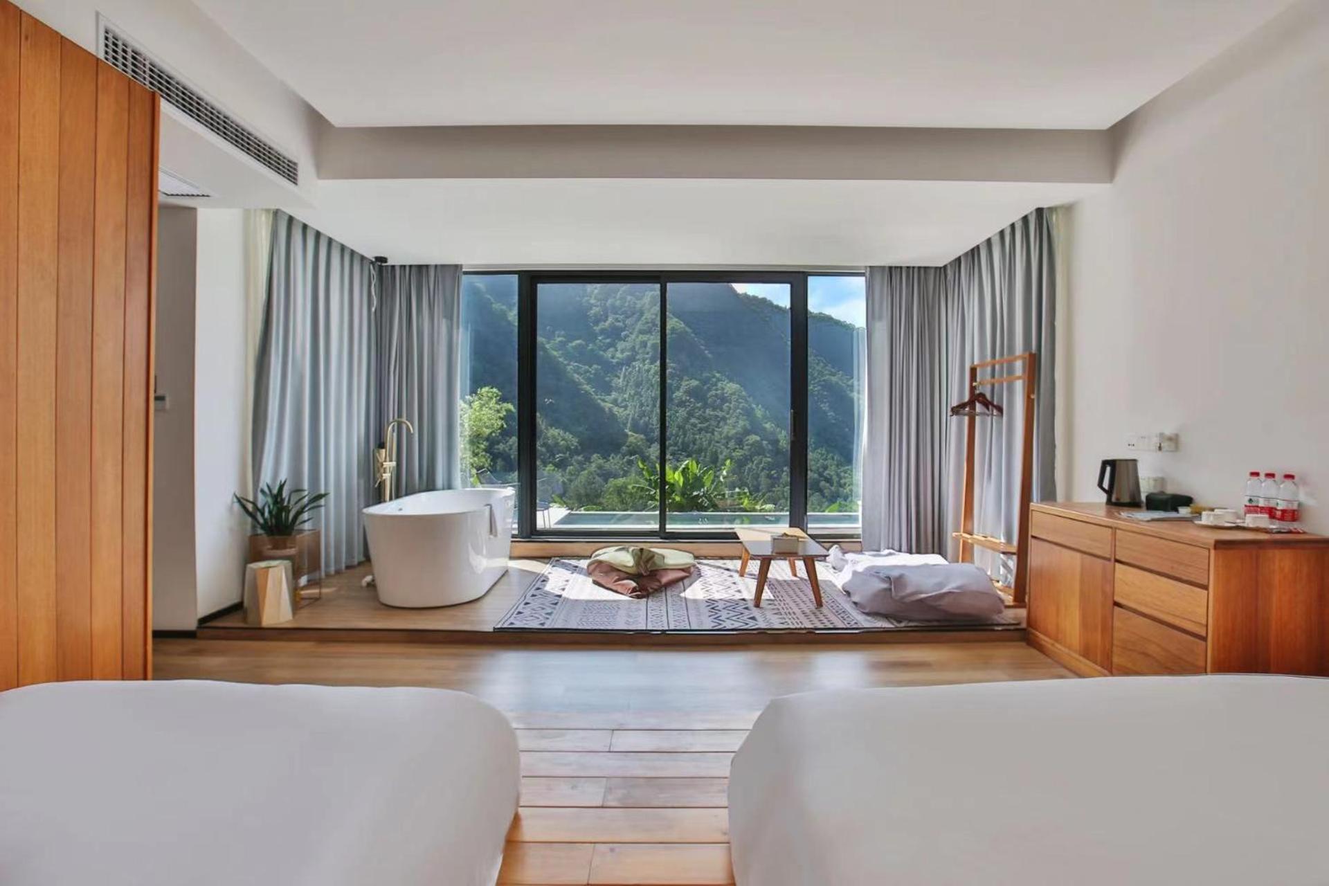 Zhangjiajie national park Purespace --2nights 1free pick-up&book tickets&5min to park