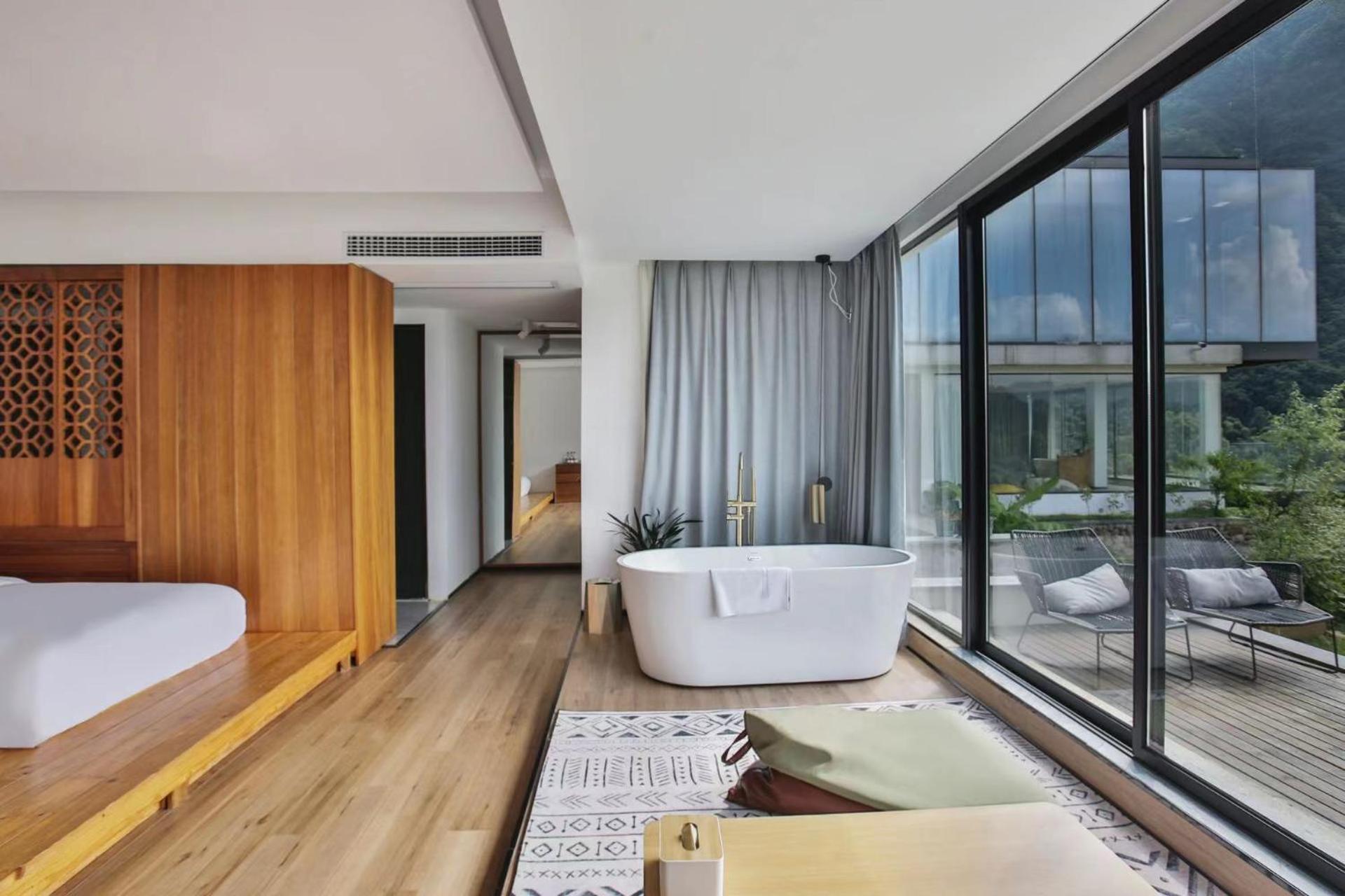 Zhangjiajie national park Purespace --2nights 1free pick-up&book tickets&5min to park