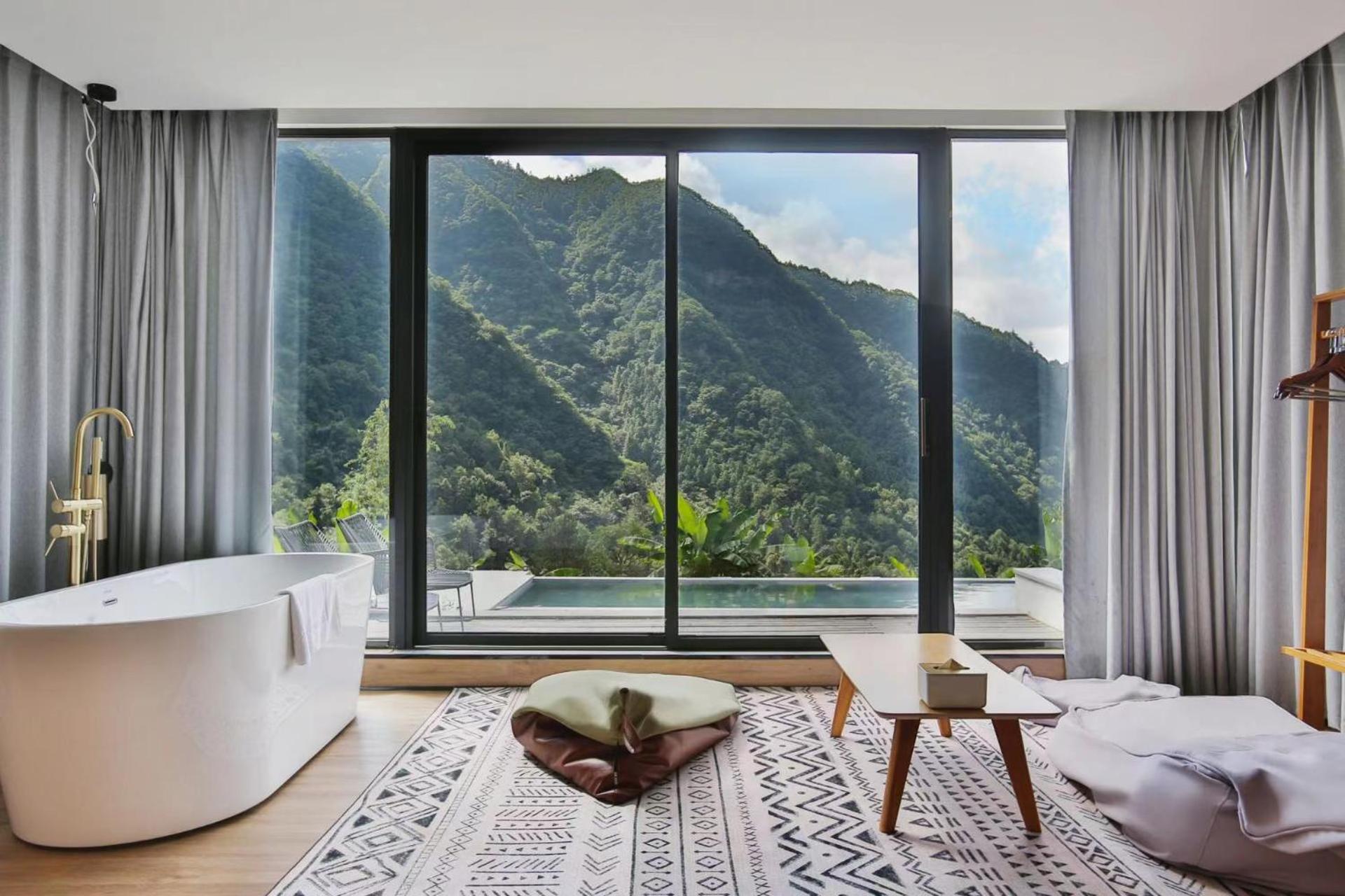Zhangjiajie national park Purespace --2nights 1free pick-up&book tickets&5min to park