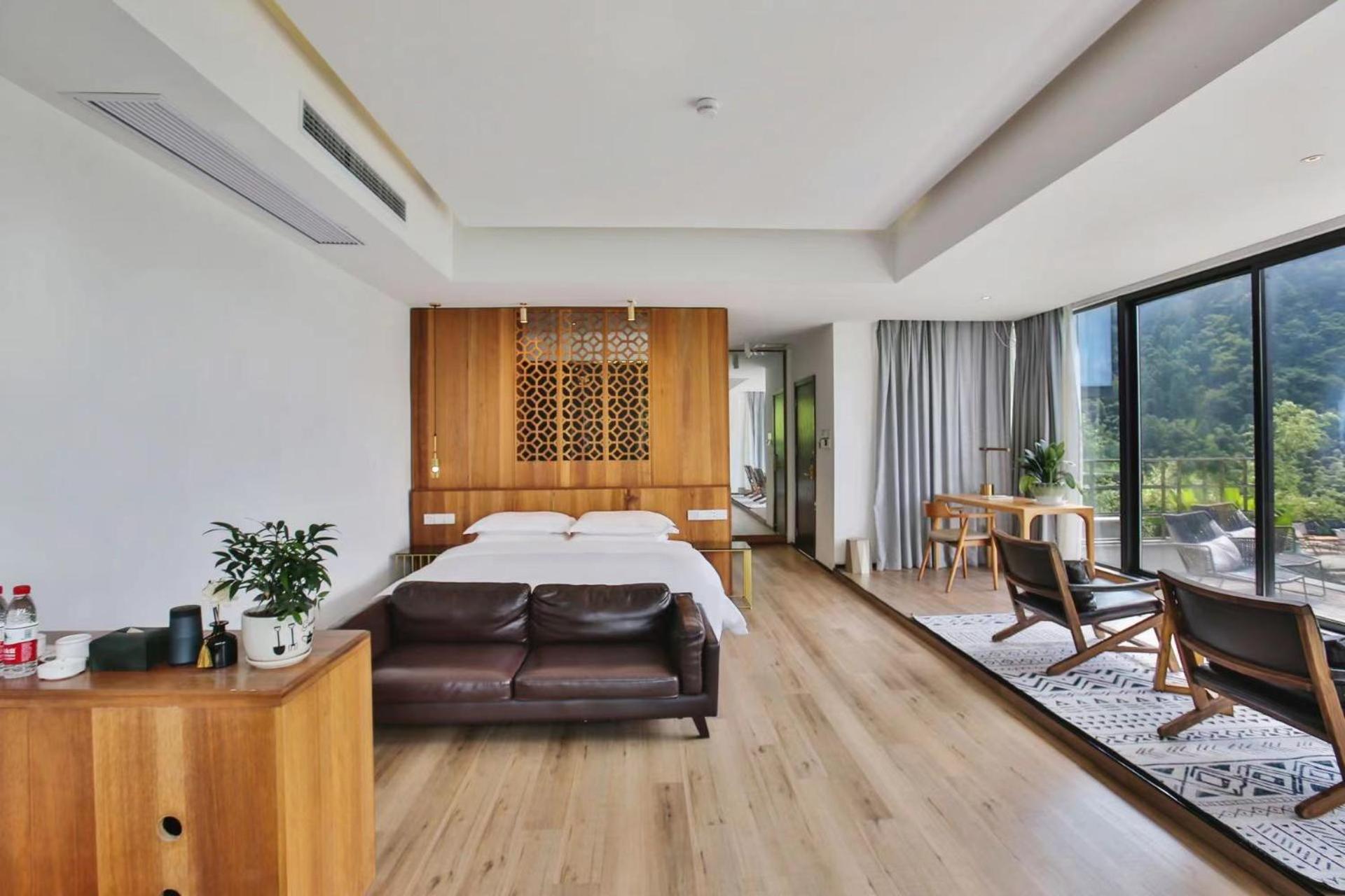 Zhangjiajie national park Purespace --2nights 1free pick-up&book tickets&5min to park