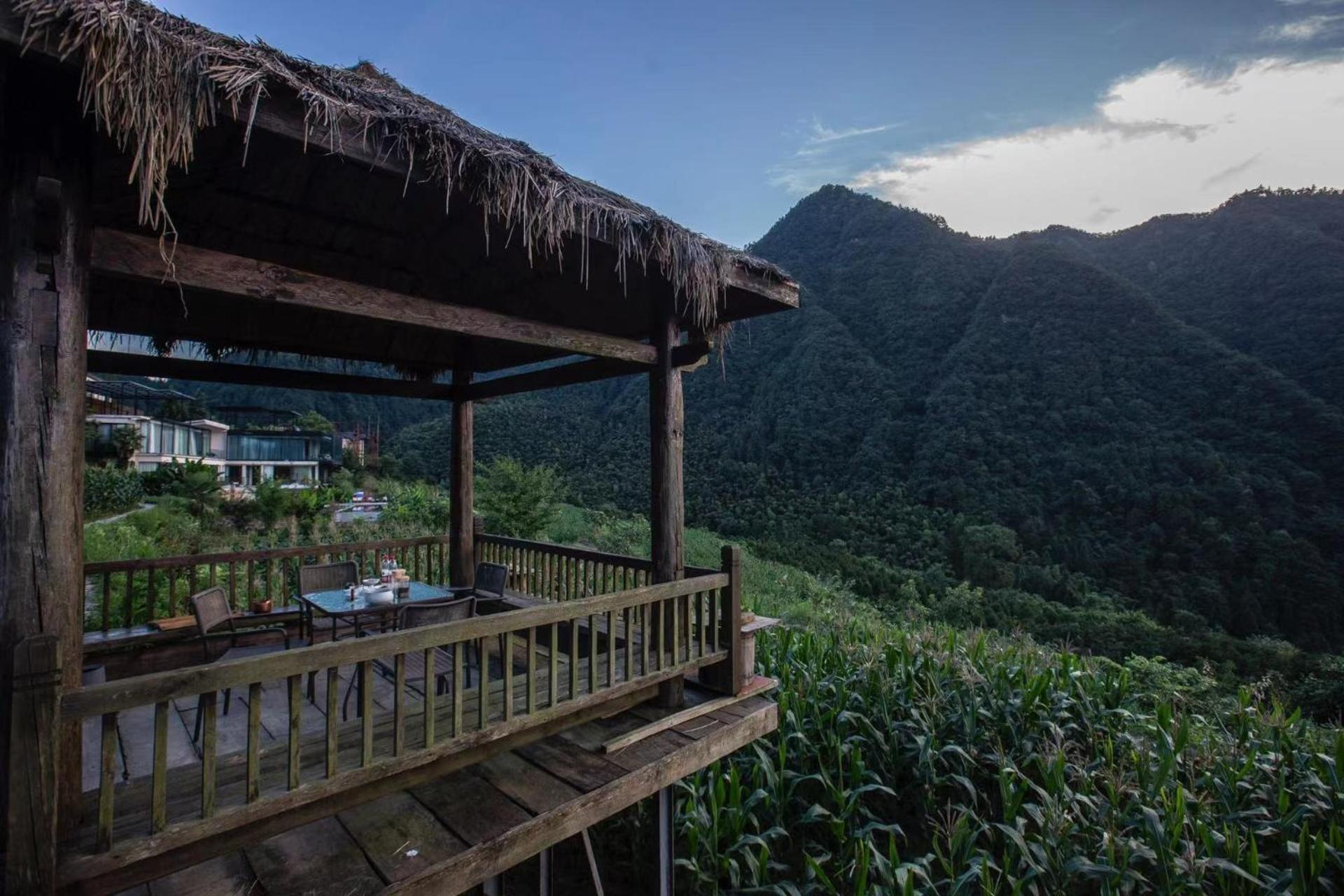 Zhangjiajie national park Purespace --2nights 1free pick-up&book tickets&5min to park