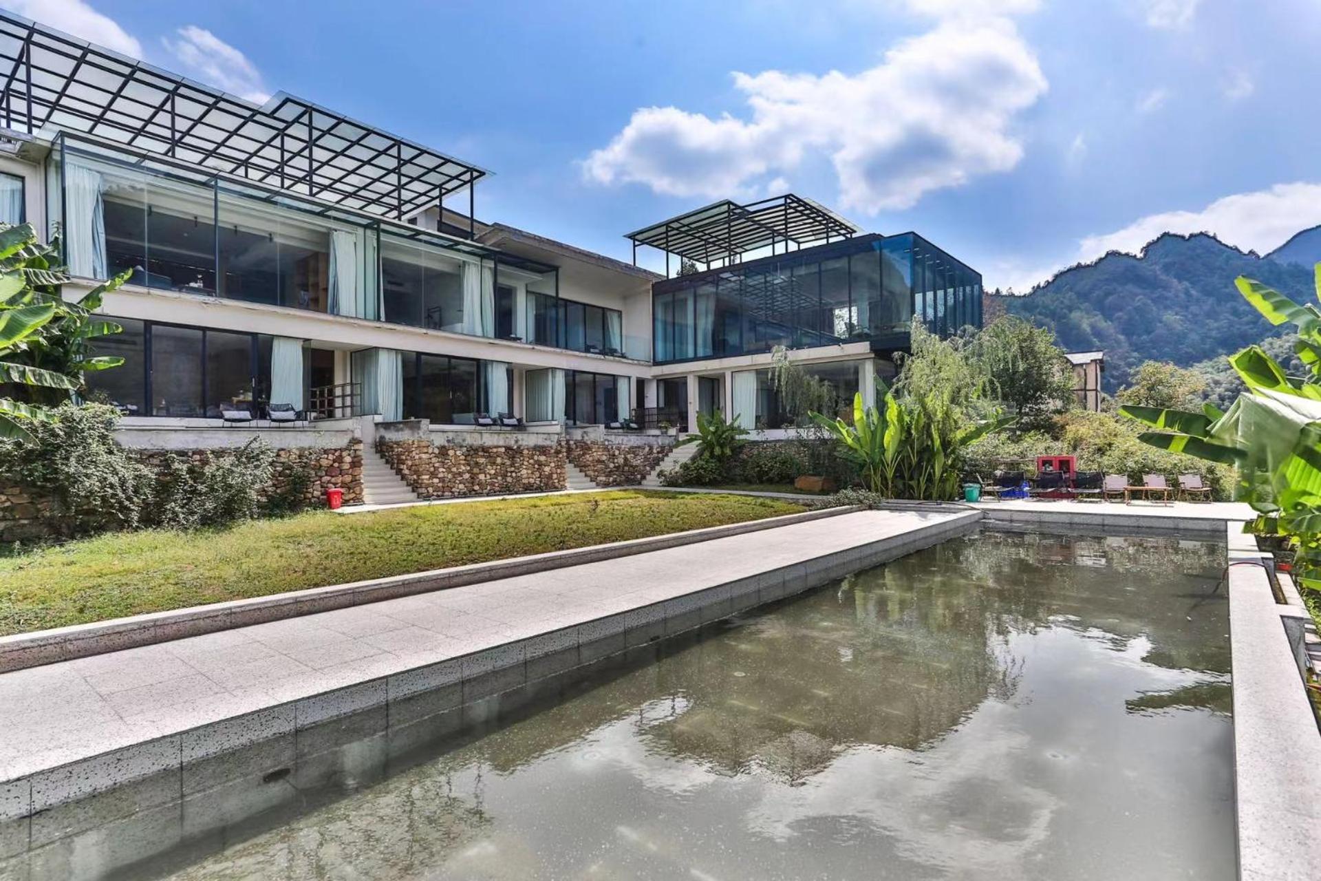 Zhangjiajie national park Purespace --2nights 1free pick-up&book tickets&5min to park