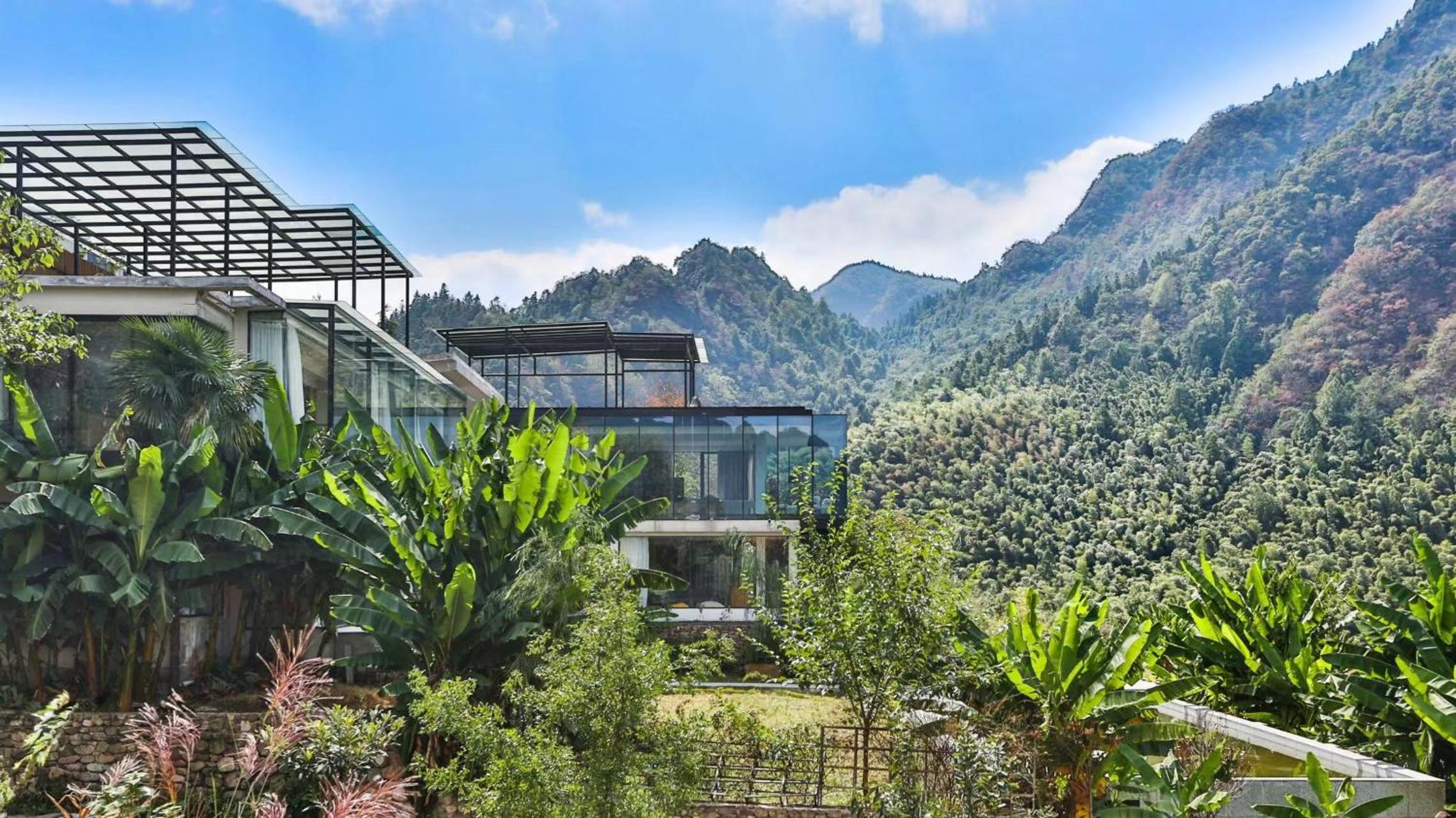 Zhangjiajie national park Purespace --2nights 1free pick-up&book tickets&5min to park