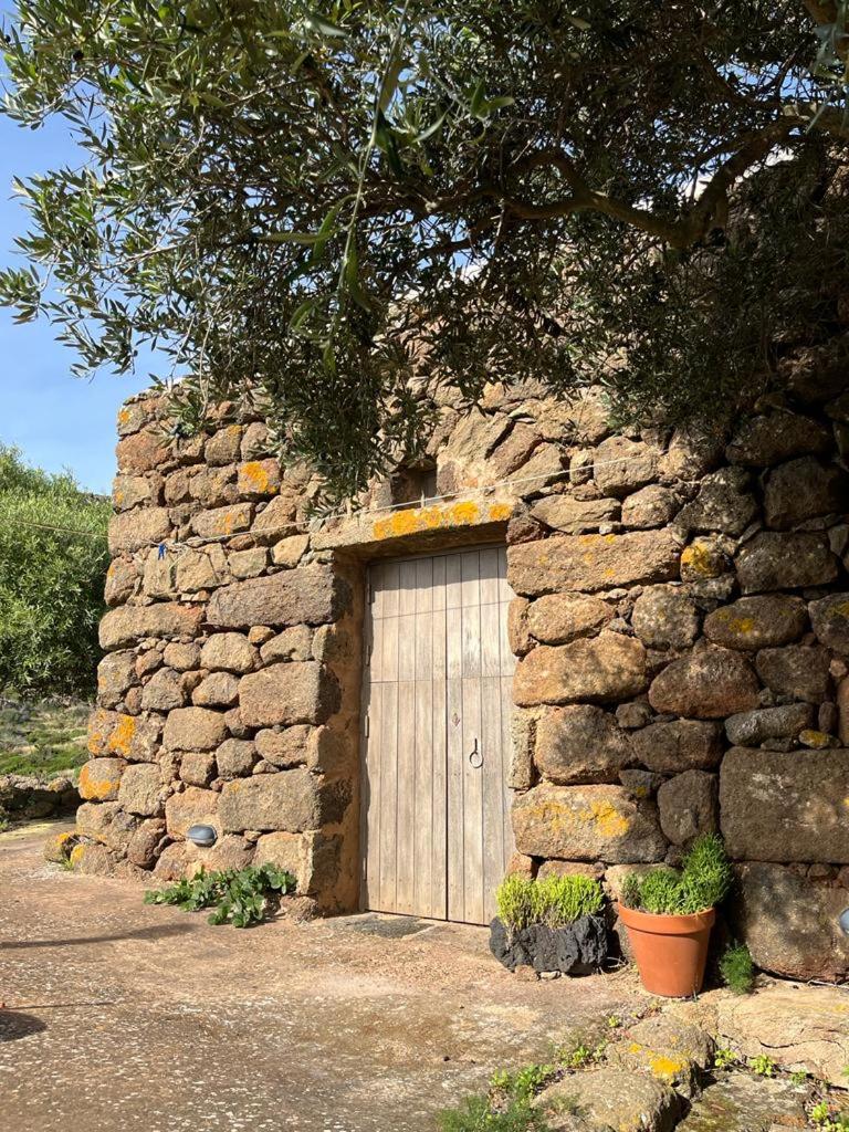 Dammusi IL SERRALH -Pantelleria-