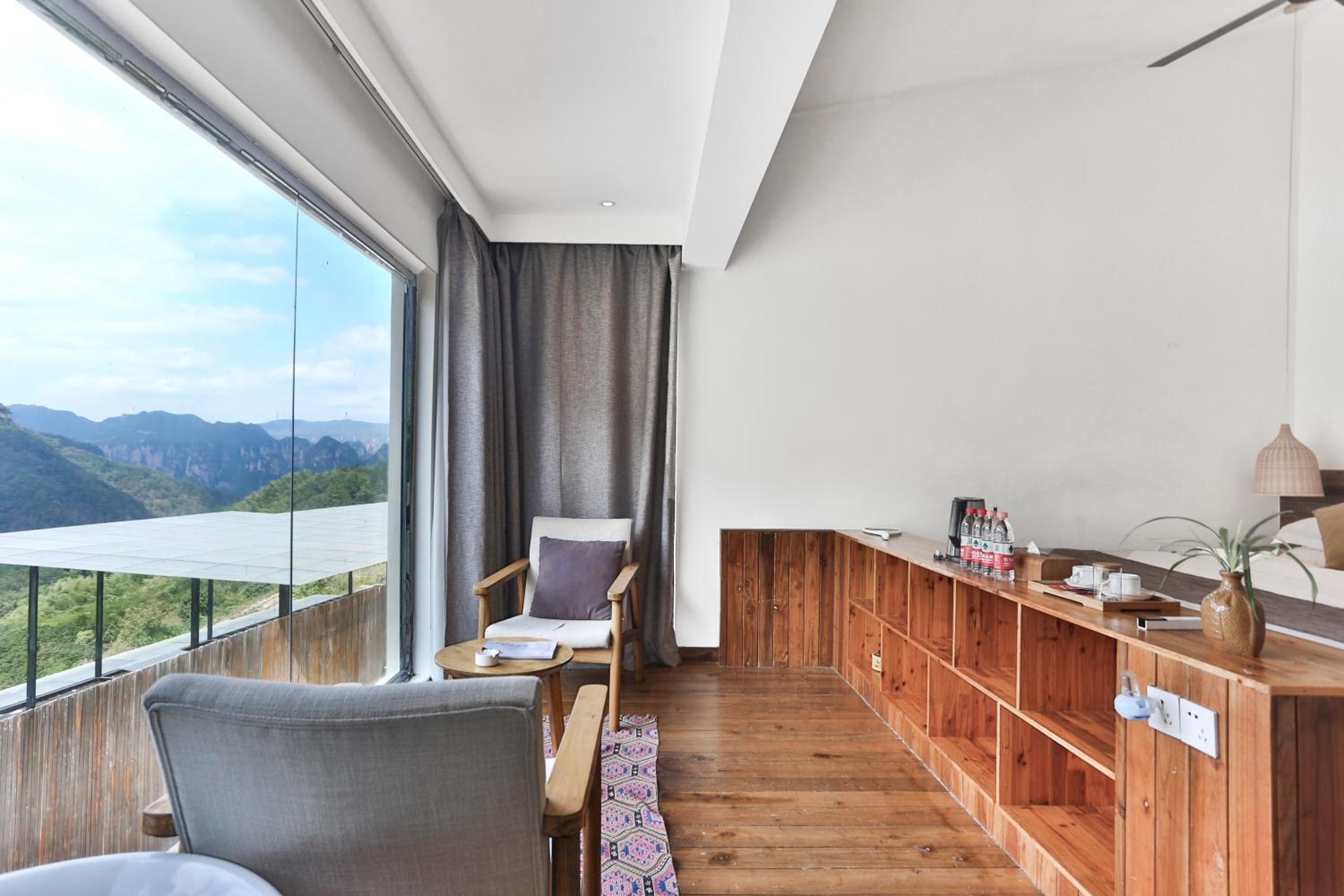 Zhangjiajie national park Purespace --2nights 1free pick-up&book tickets&5min to park