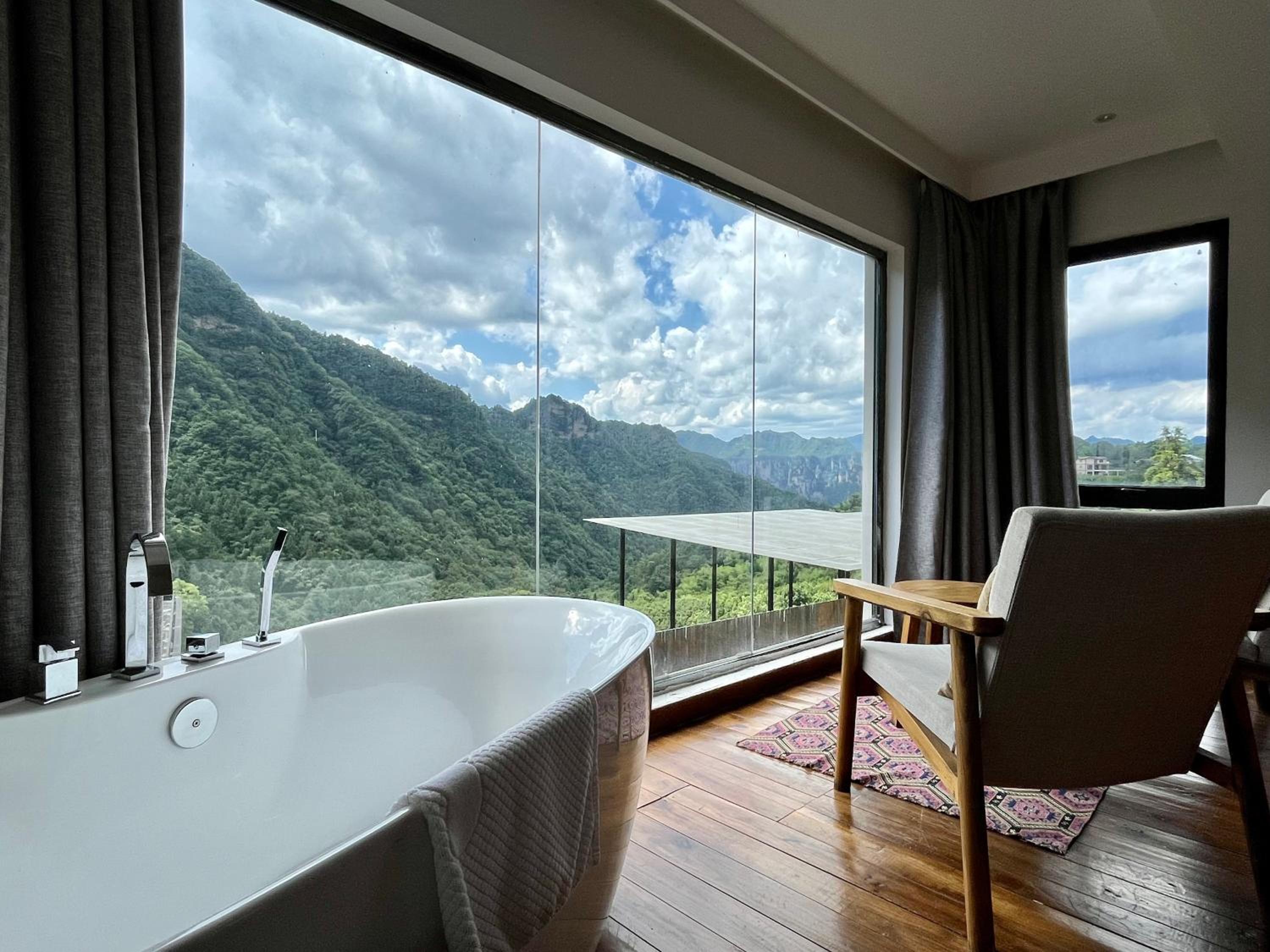 Zhangjiajie national park Purespace --2nights 1free pick-up&book tickets&5min to park