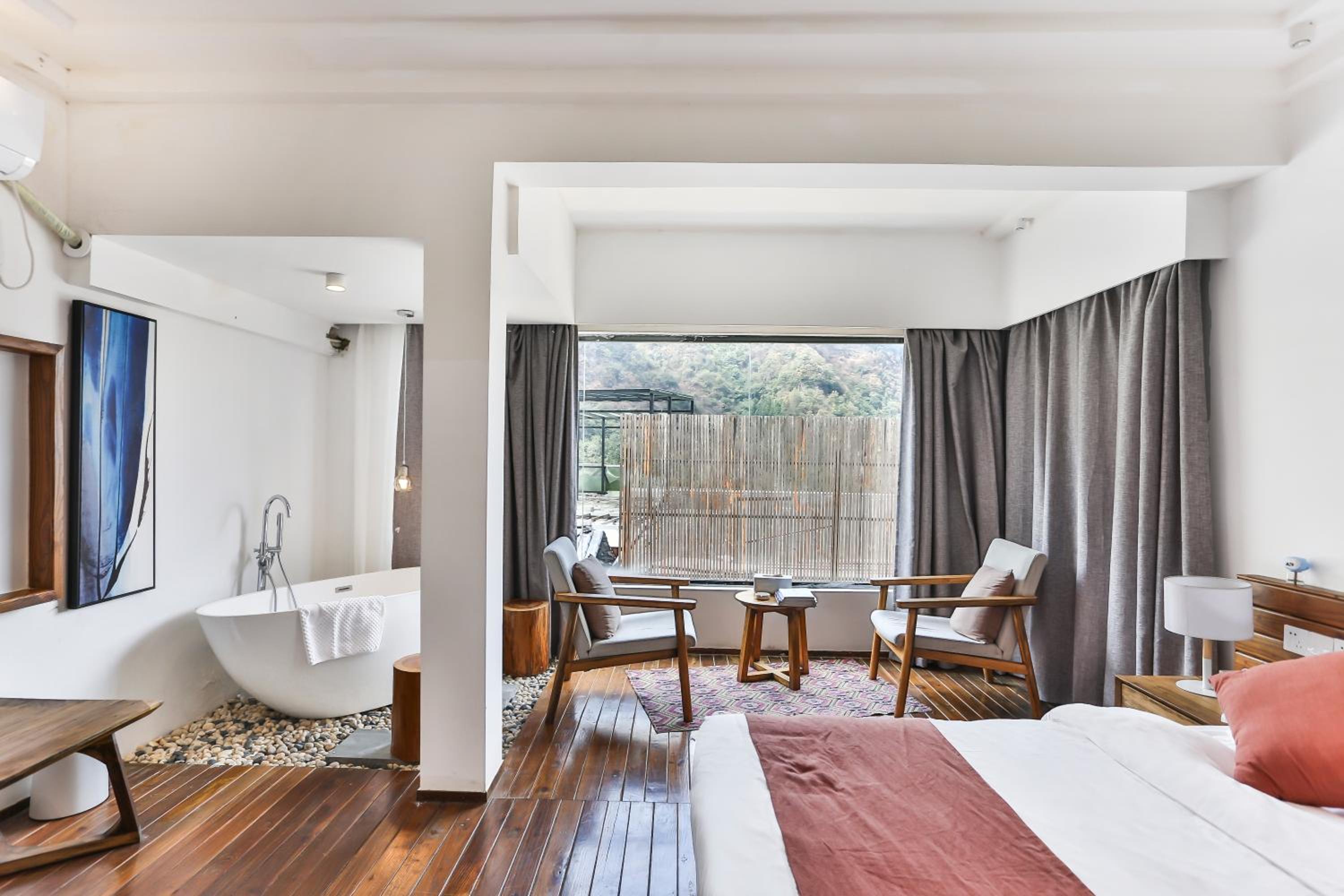 Zhangjiajie national park Purespace --2nights 1free pick-up&book tickets&5min to park