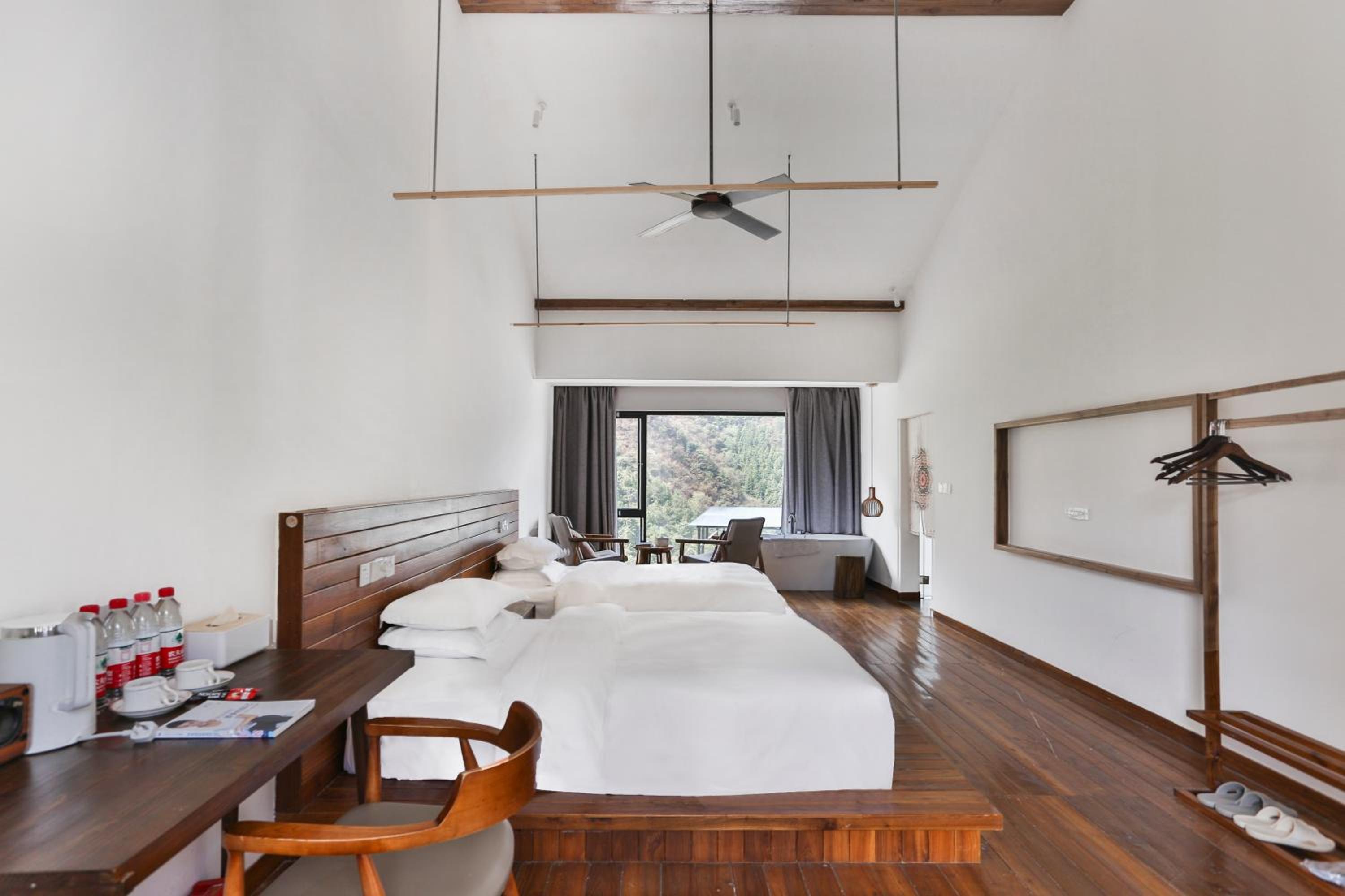 Zhangjiajie national park Purespace --2nights 1free pick-up&book tickets&5min to park