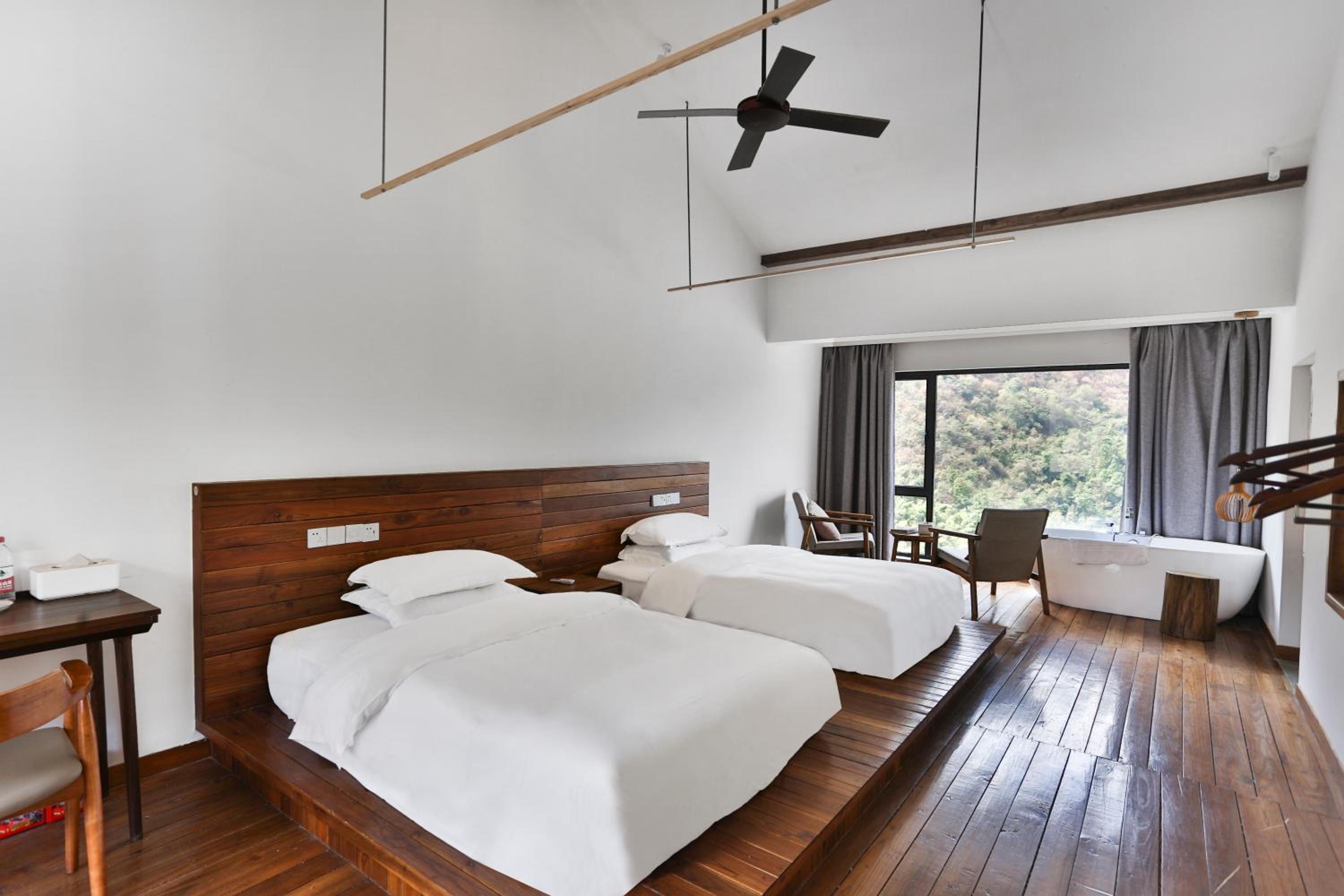 Zhangjiajie national park Purespace --2nights 1free pick-up&book tickets&5min to park