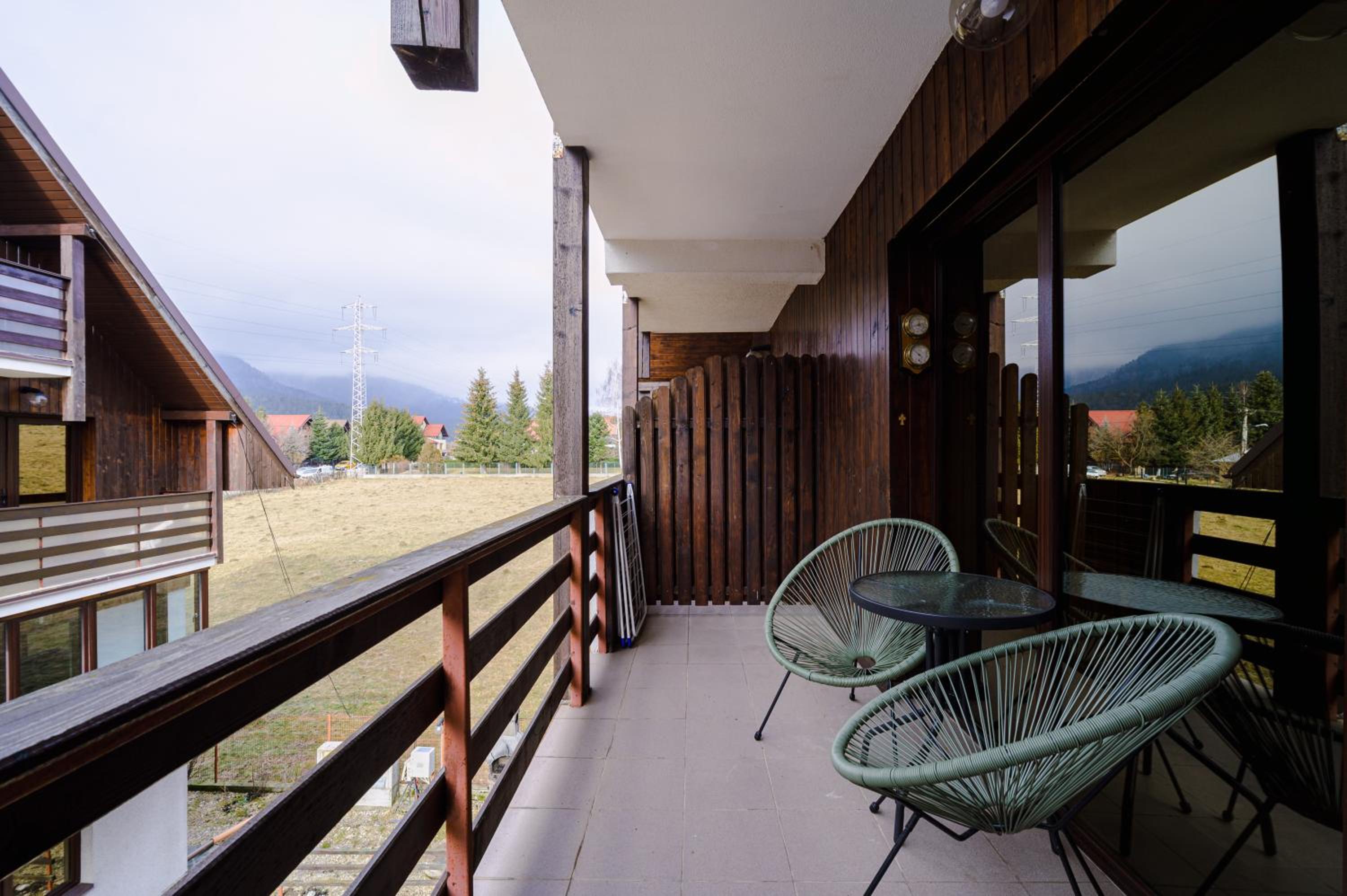 Forest Nest with mountain view