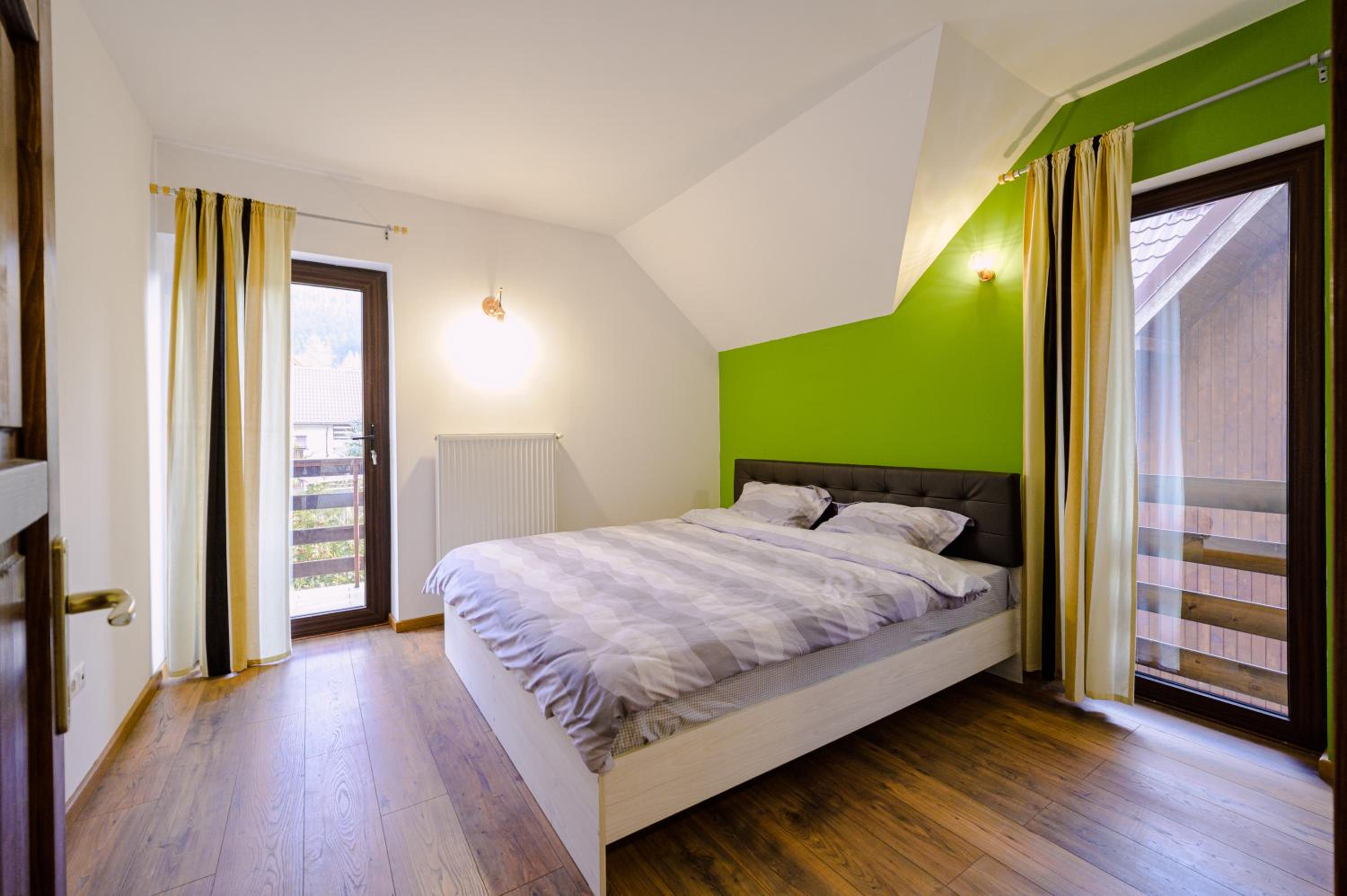 Forest Nest with mountain view en Buşteni — hotel room