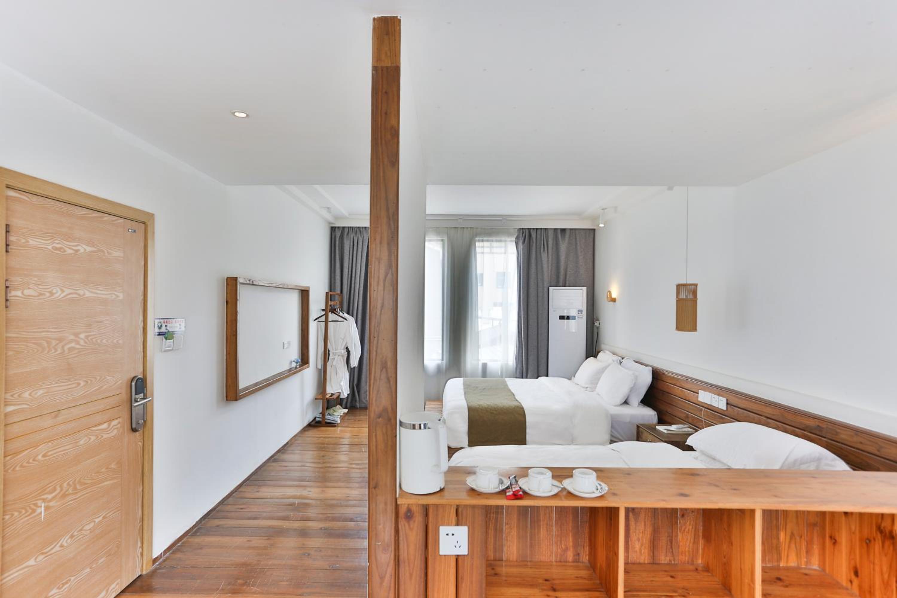 Zhangjiajie national park Purespace --2nights 1free pick-up&book tickets&5min to park